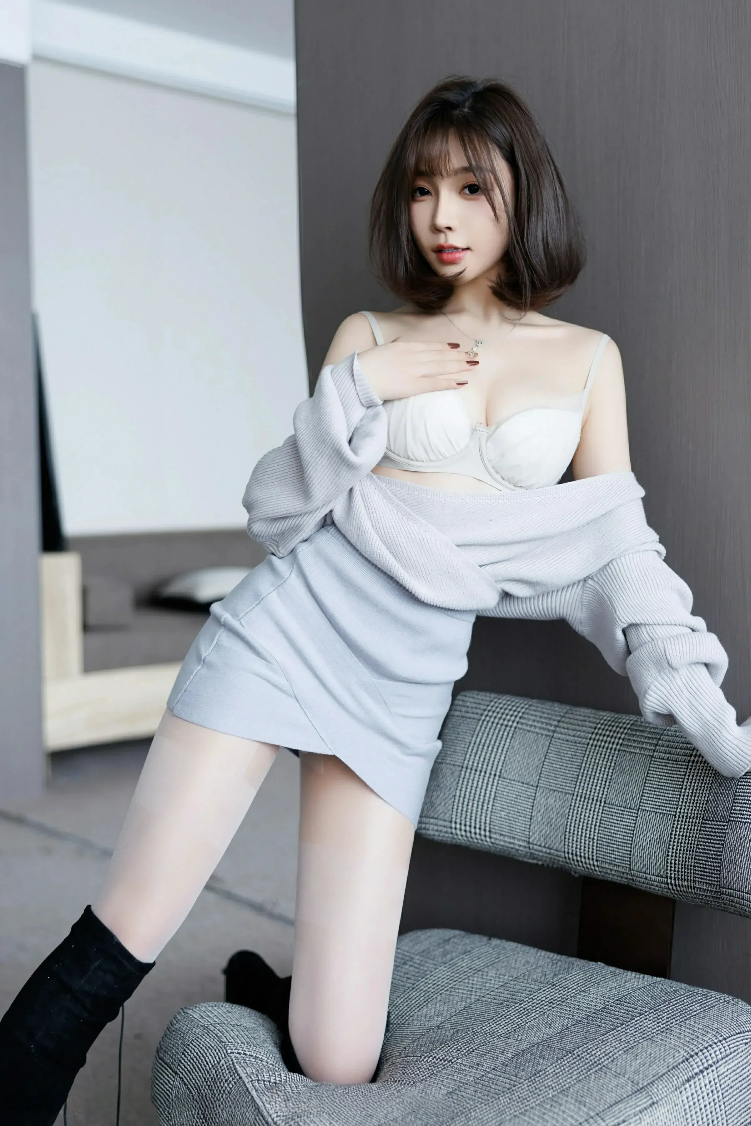 校花優雅夜景寫真 – 秋楓靜謐風格展現精選 - 24