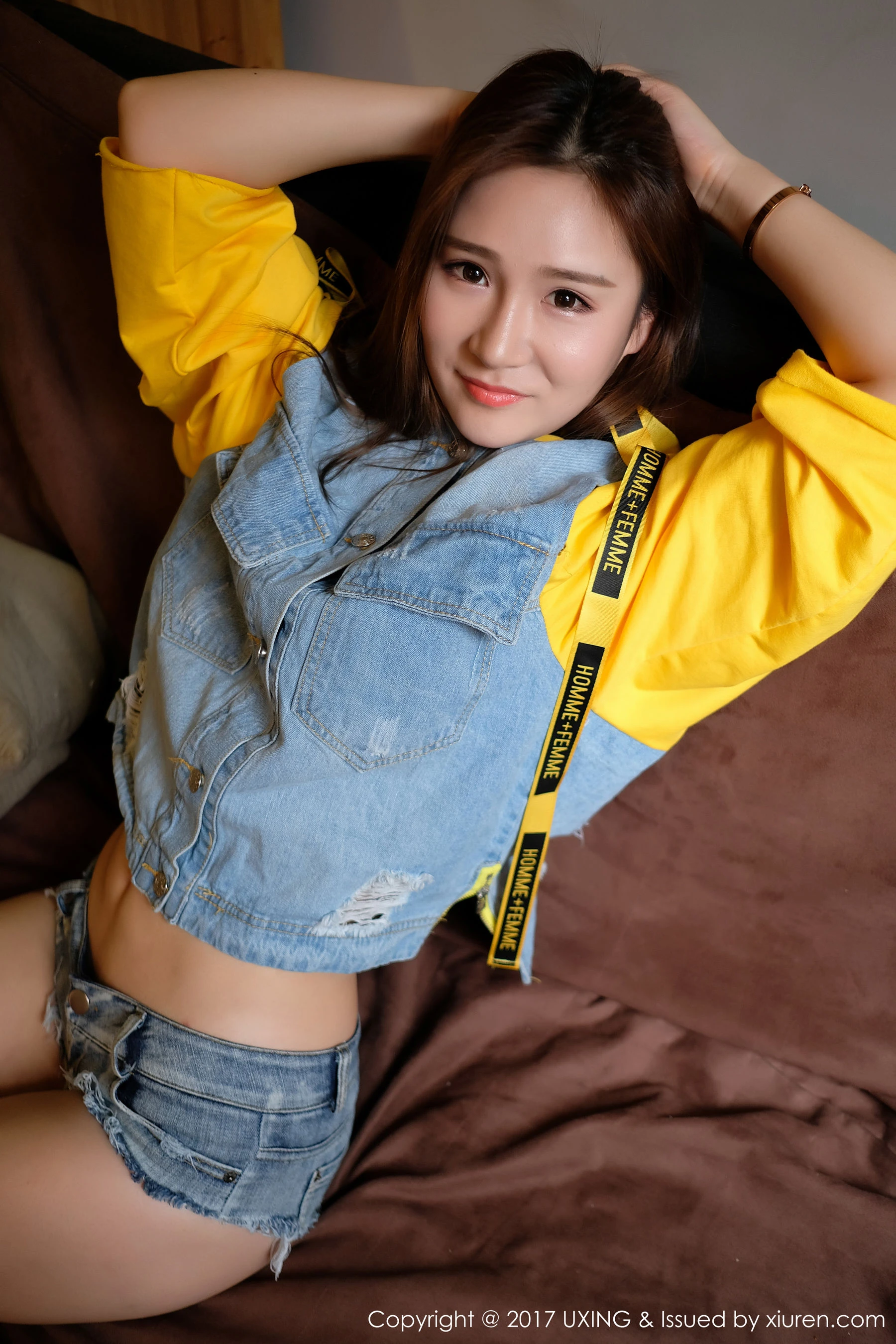 苗慄黃昏車模美照 – 甜美魅力山景實錄獨家 - 2
