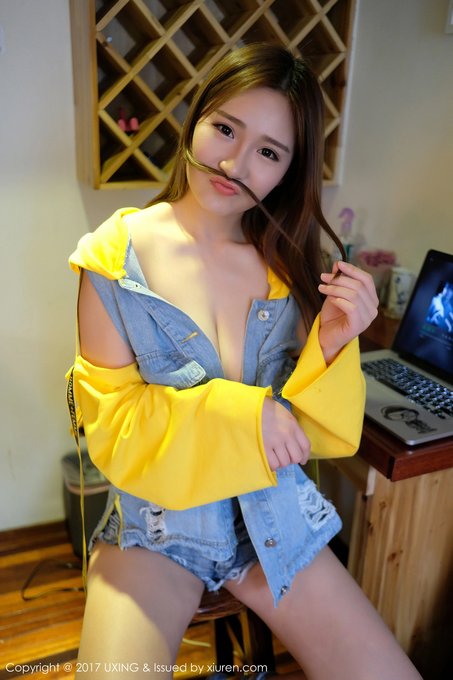 苗慄黃昏車模美照 – 甜美魅力山景實錄獨家 - 27