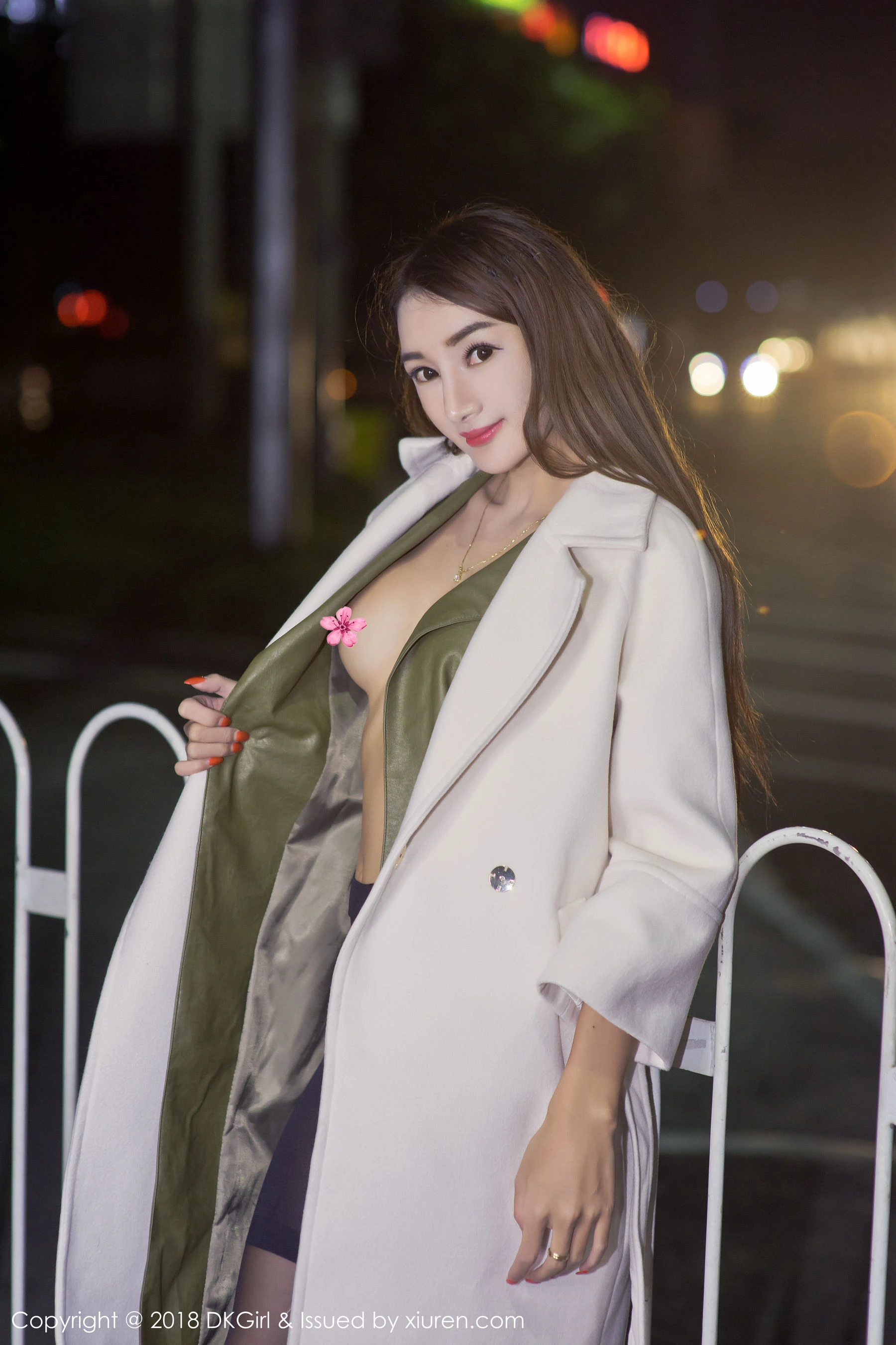 高雄黃昏車模美照 – 活潑魅力攝影棚實錄典藏 - 12