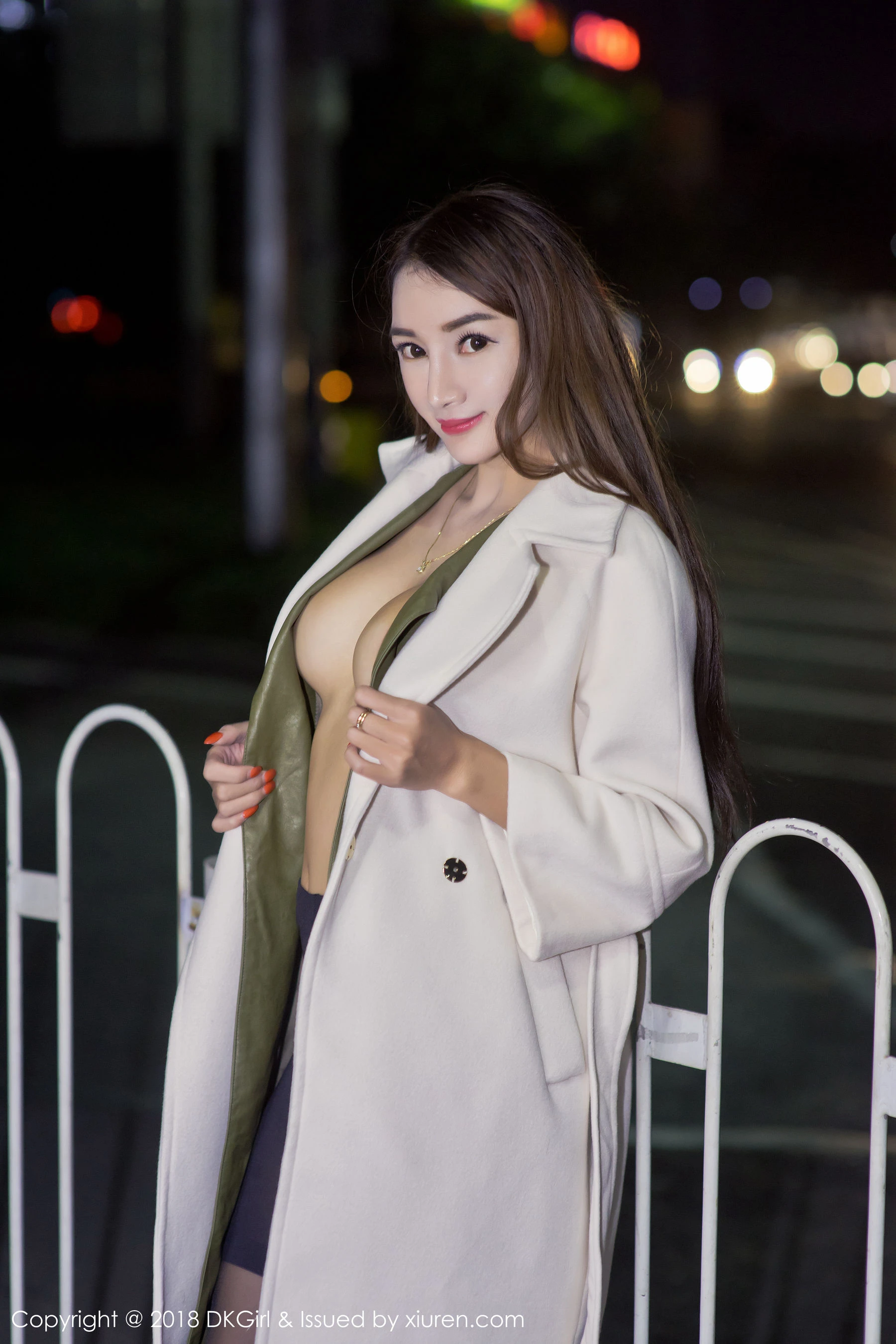高雄黃昏車模美照 – 活潑魅力攝影棚實錄典藏 - 13