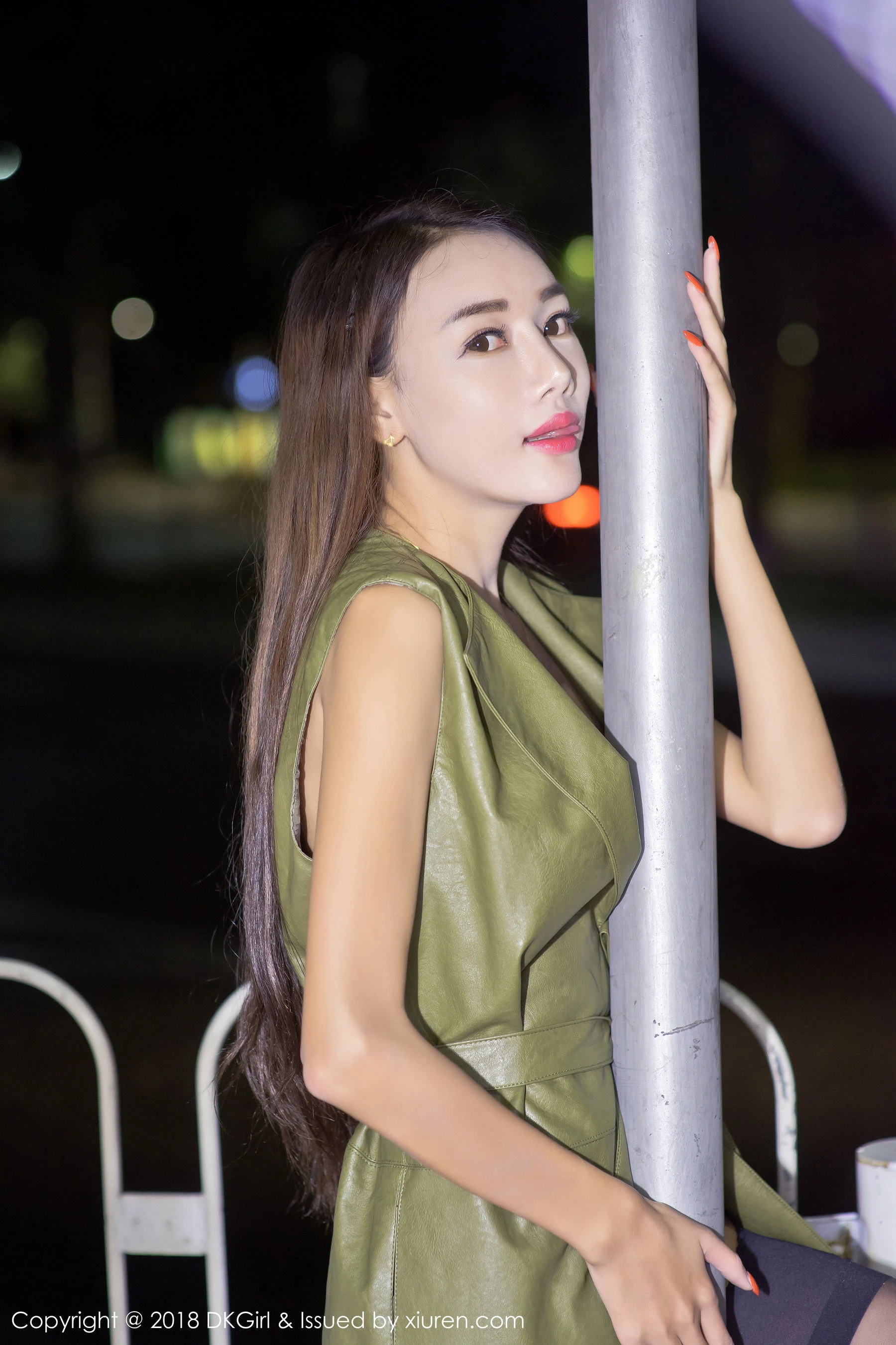 高雄黃昏車模美照 – 活潑魅力攝影棚實錄典藏 - 34