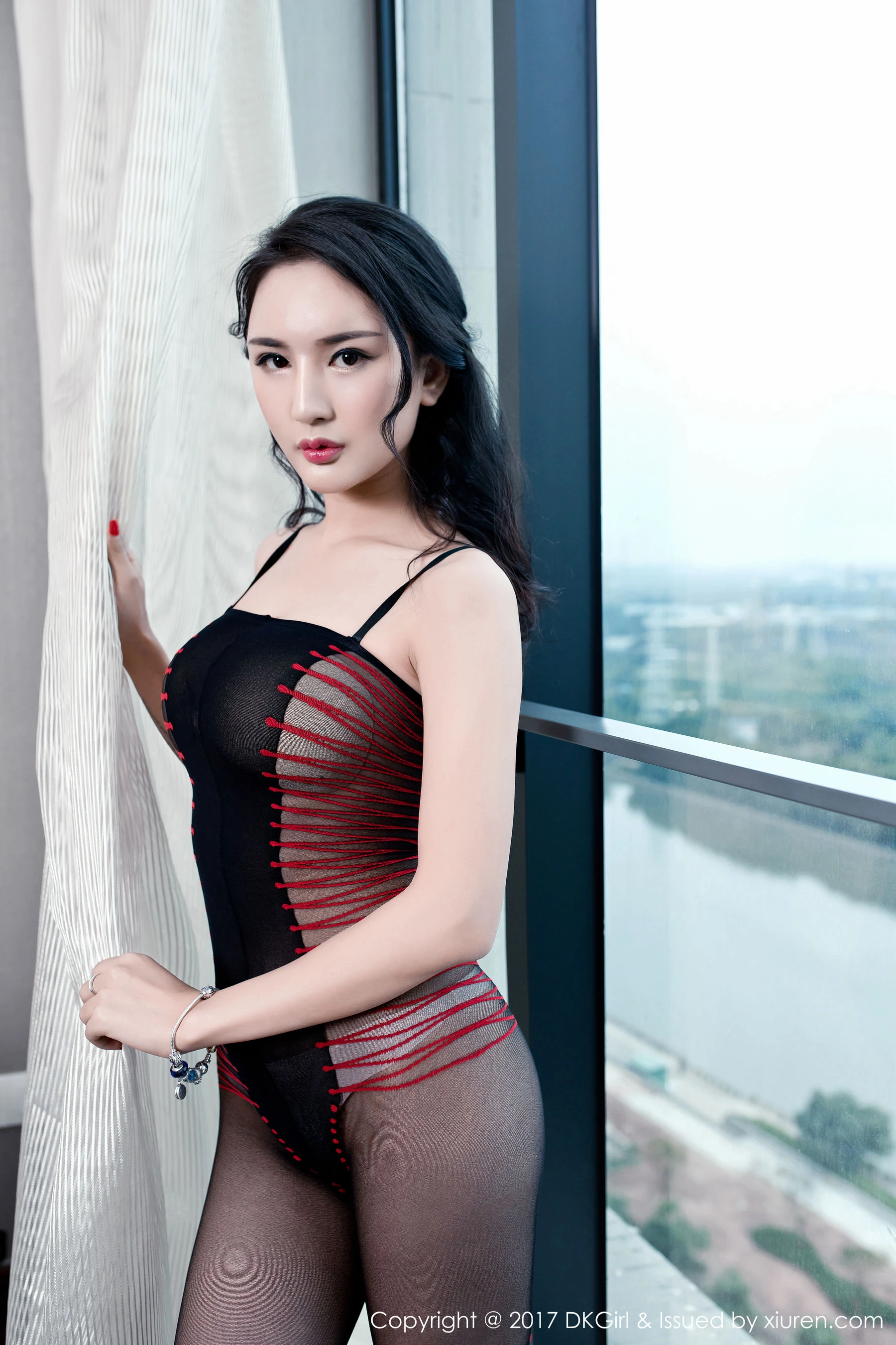 校花性感夜景寫真 – 冬季優雅風格展現精選 - 8