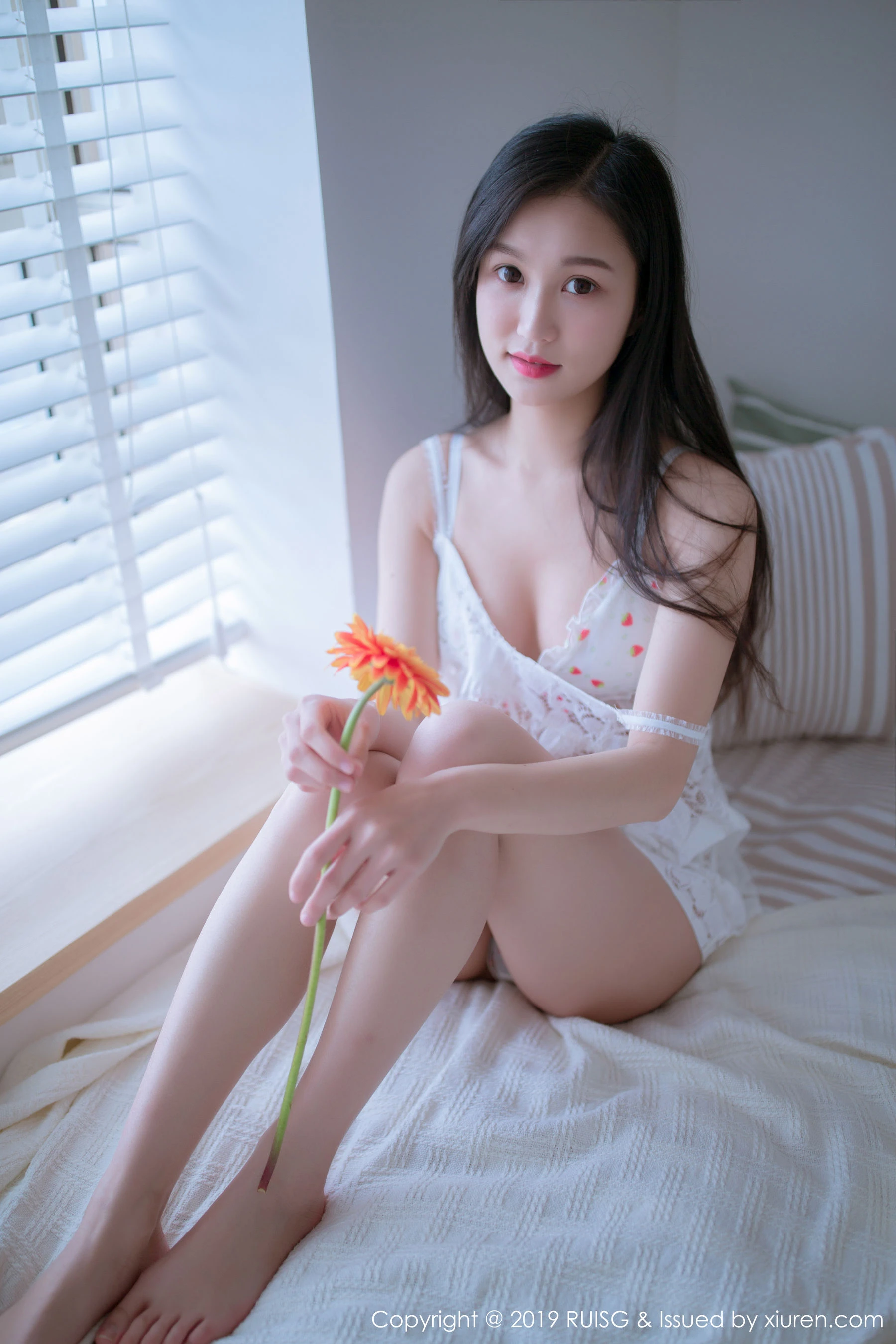 空姐高貴海邊寫真 – 夏日靜謐風格展現珍藏 - 1