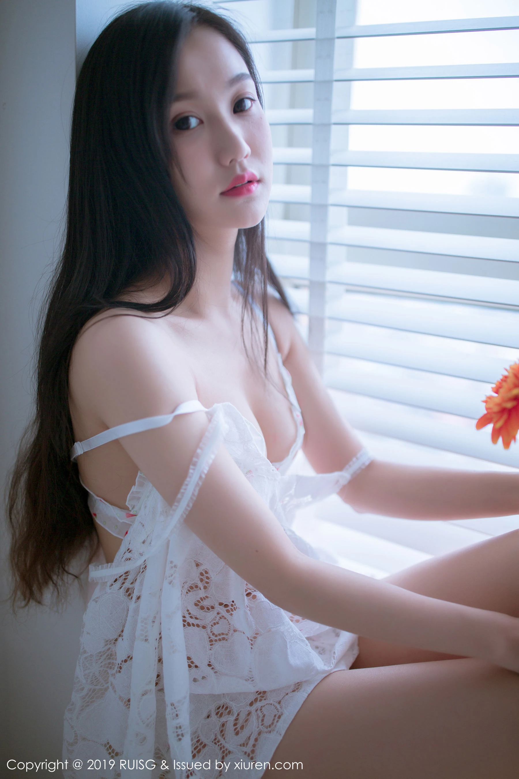 空姐高貴海邊寫真 – 夏日靜謐風格展現珍藏 - 12