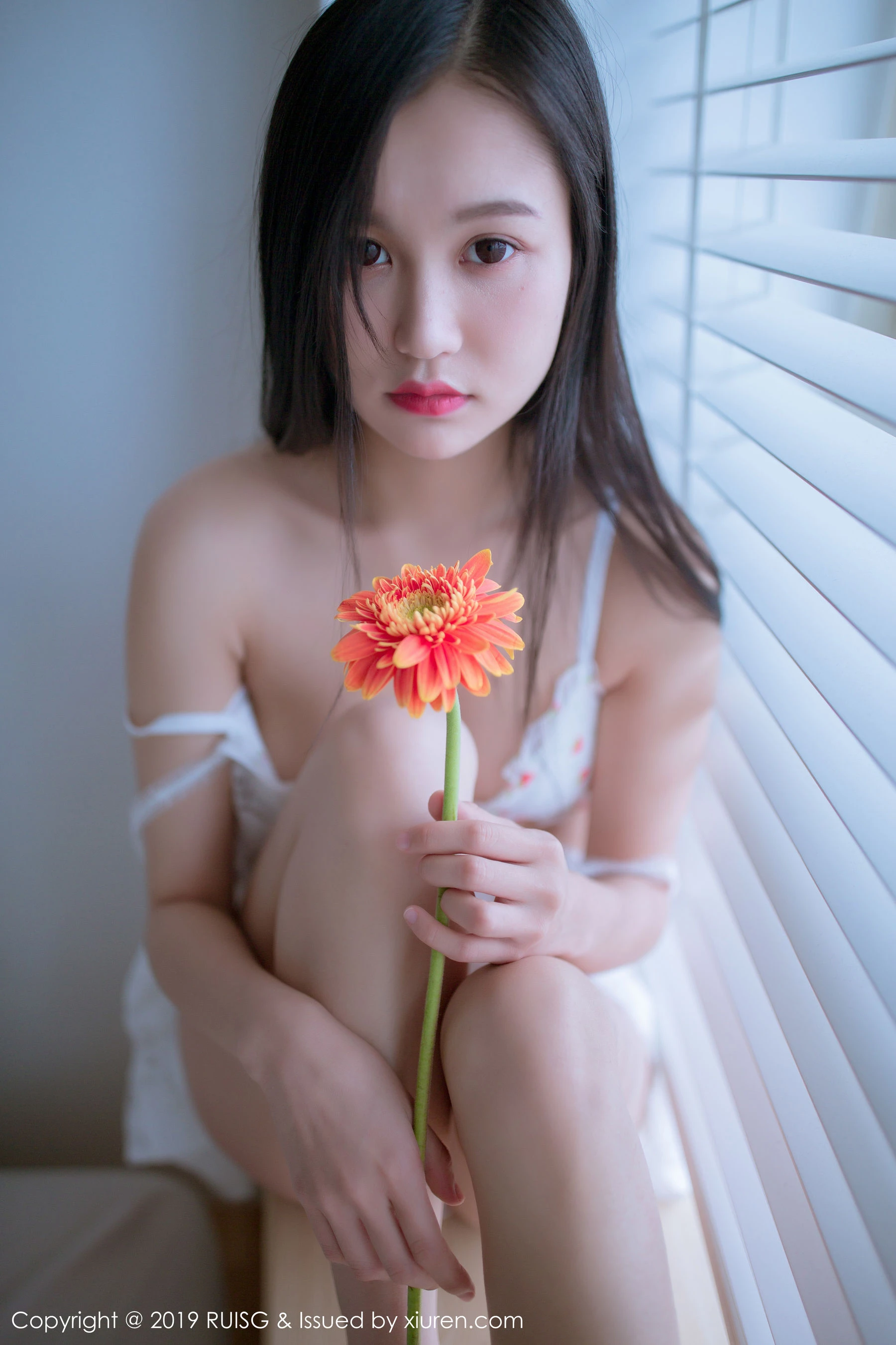 空姐高貴海邊寫真 – 夏日靜謐風格展現珍藏 - 14
