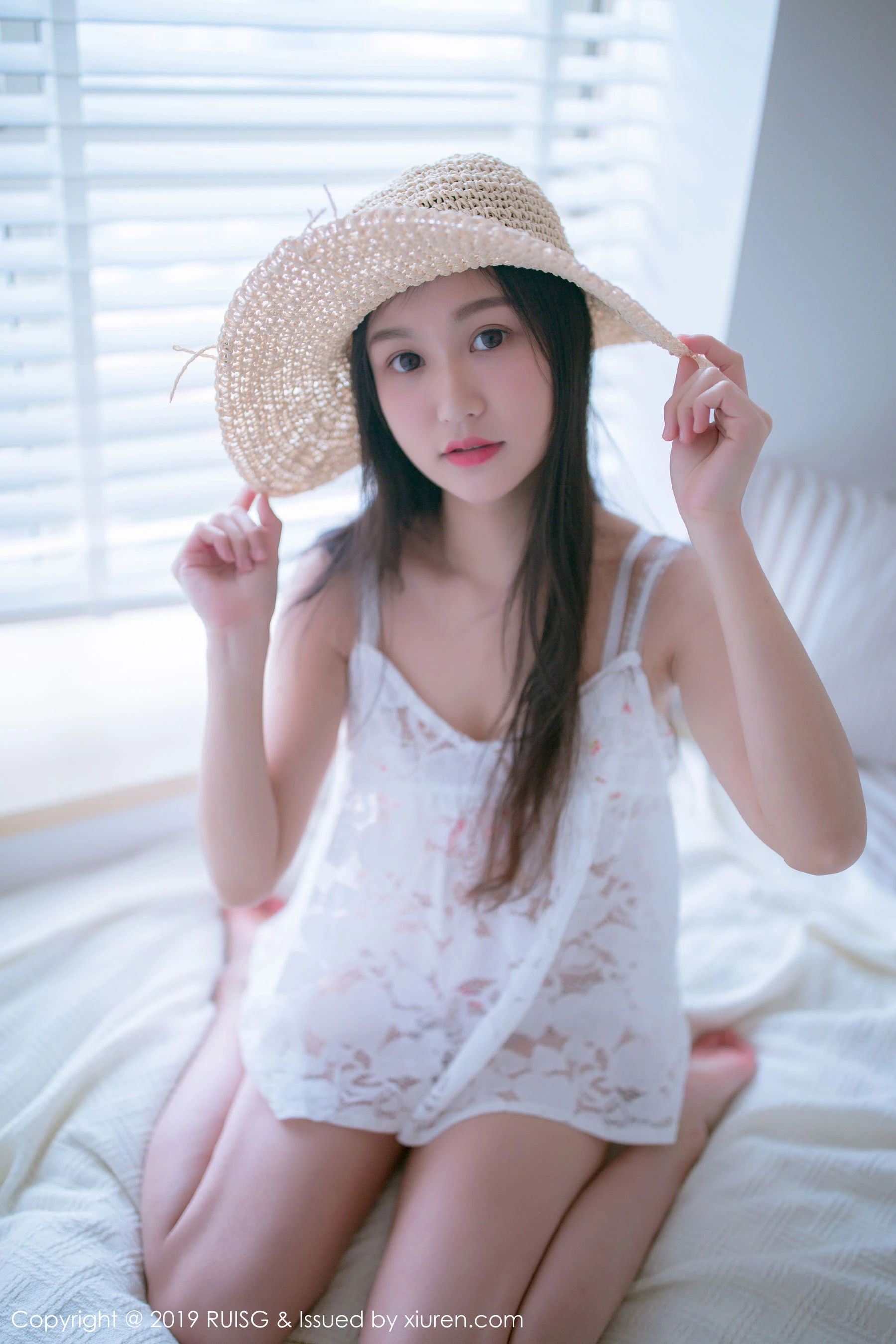 空姐高貴海邊寫真 – 夏日靜謐風格展現珍藏 - 17