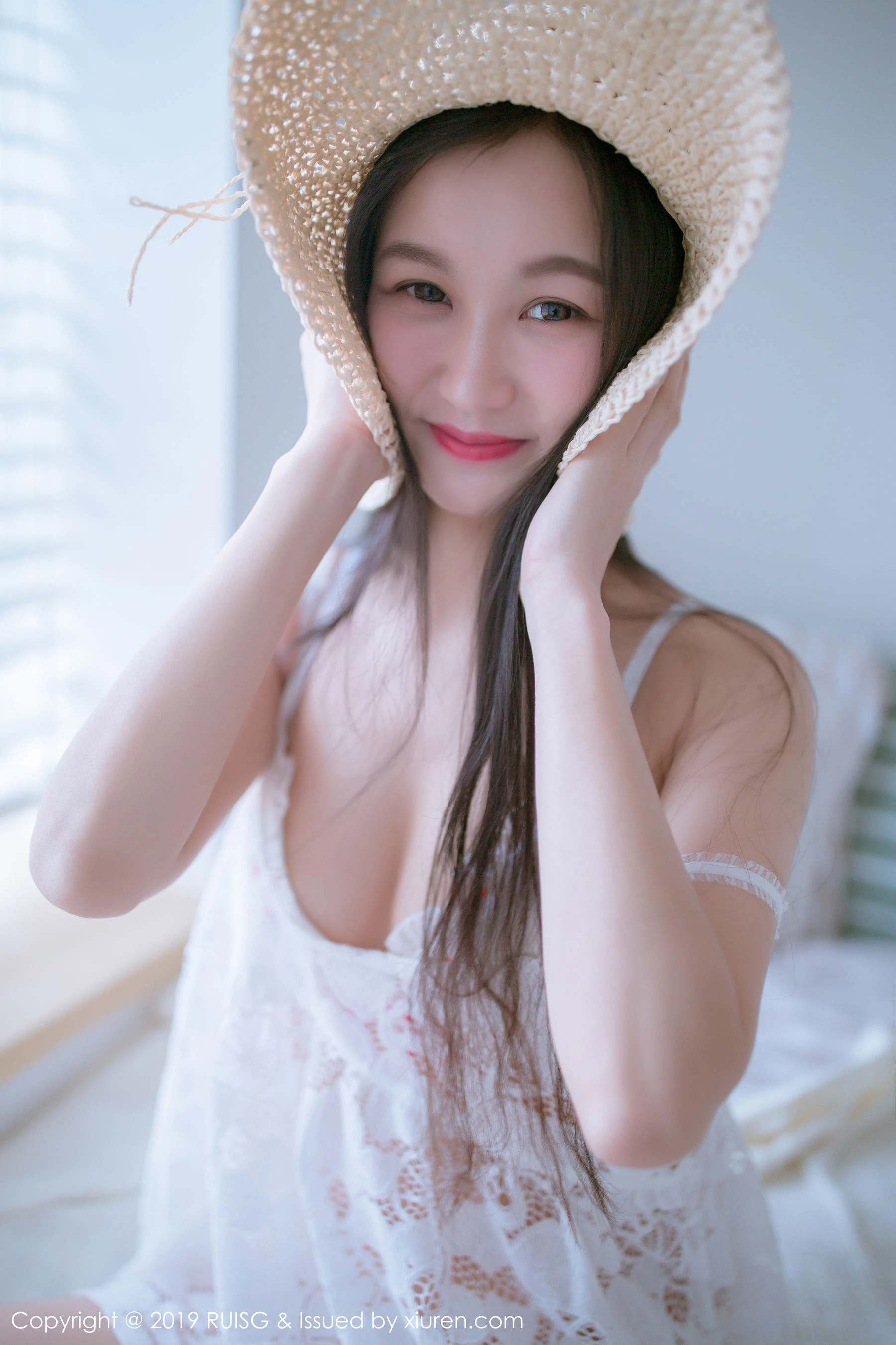 空姐高貴海邊寫真 – 夏日靜謐風格展現珍藏 - 32
