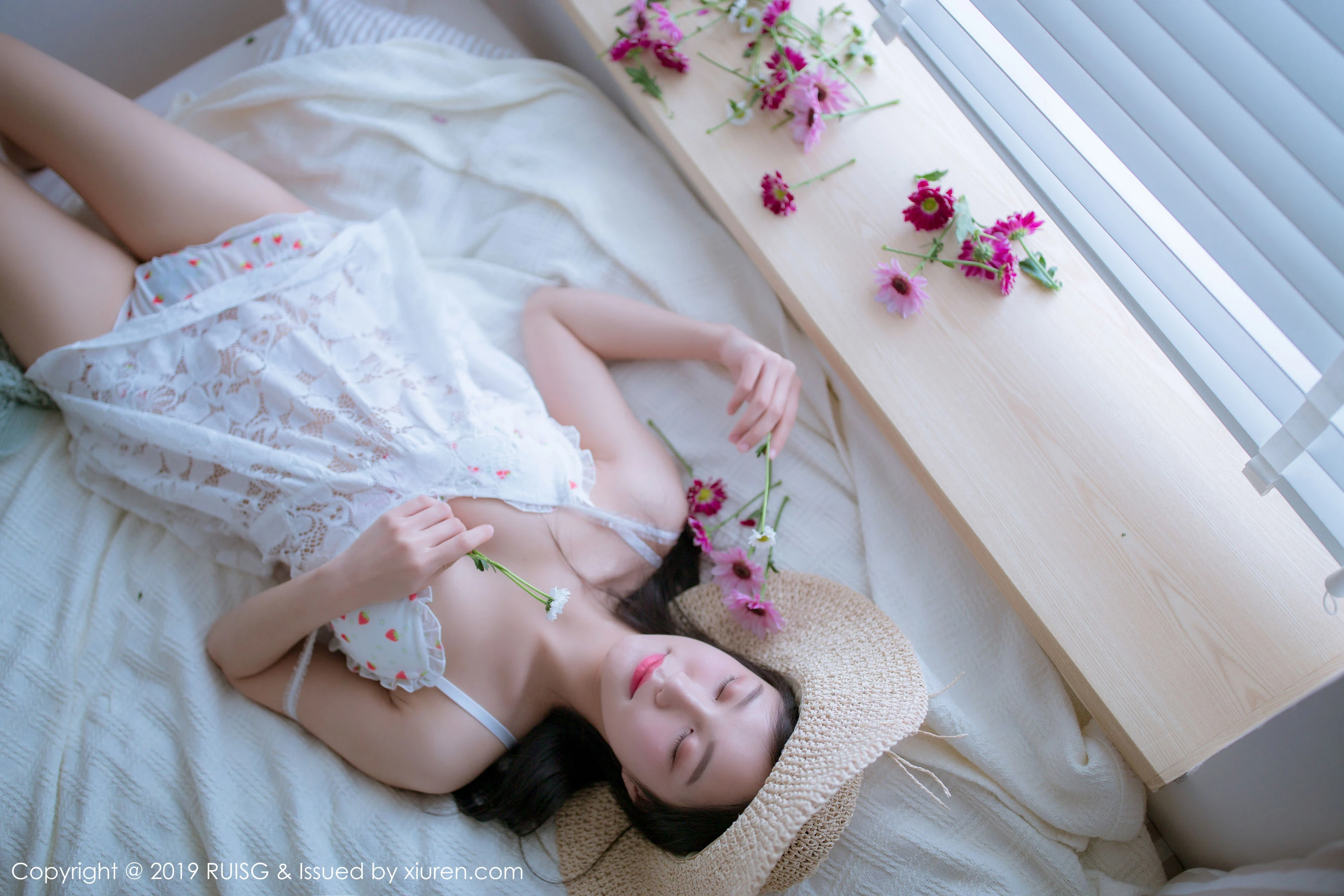 空姐高貴海邊寫真 – 夏日靜謐風格展現珍藏 - 34