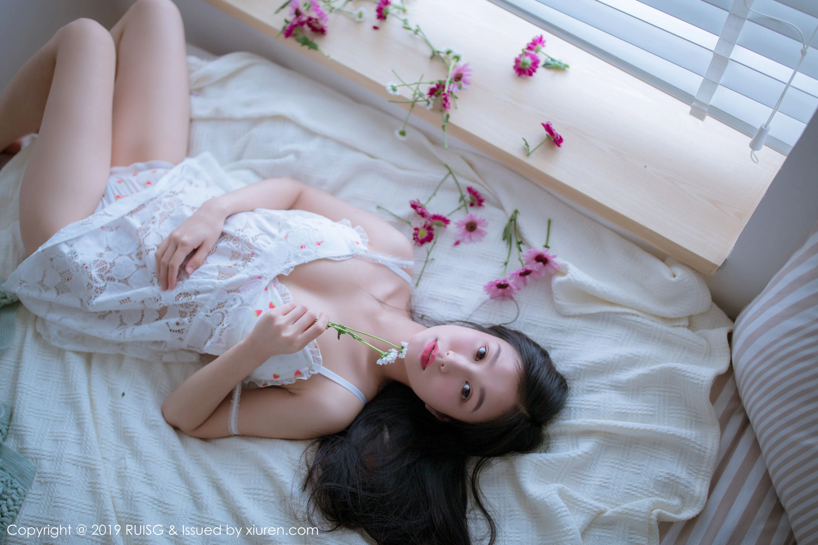 空姐高貴海邊寫真 – 夏日靜謐風格展現珍藏 - 38