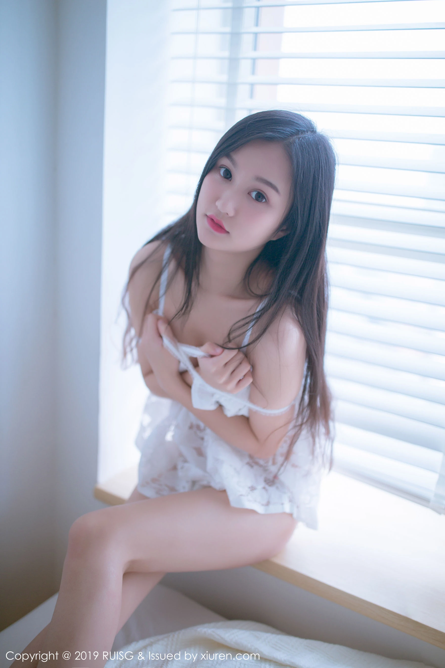 空姐高貴海邊寫真 – 夏日靜謐風格展現珍藏 - 8