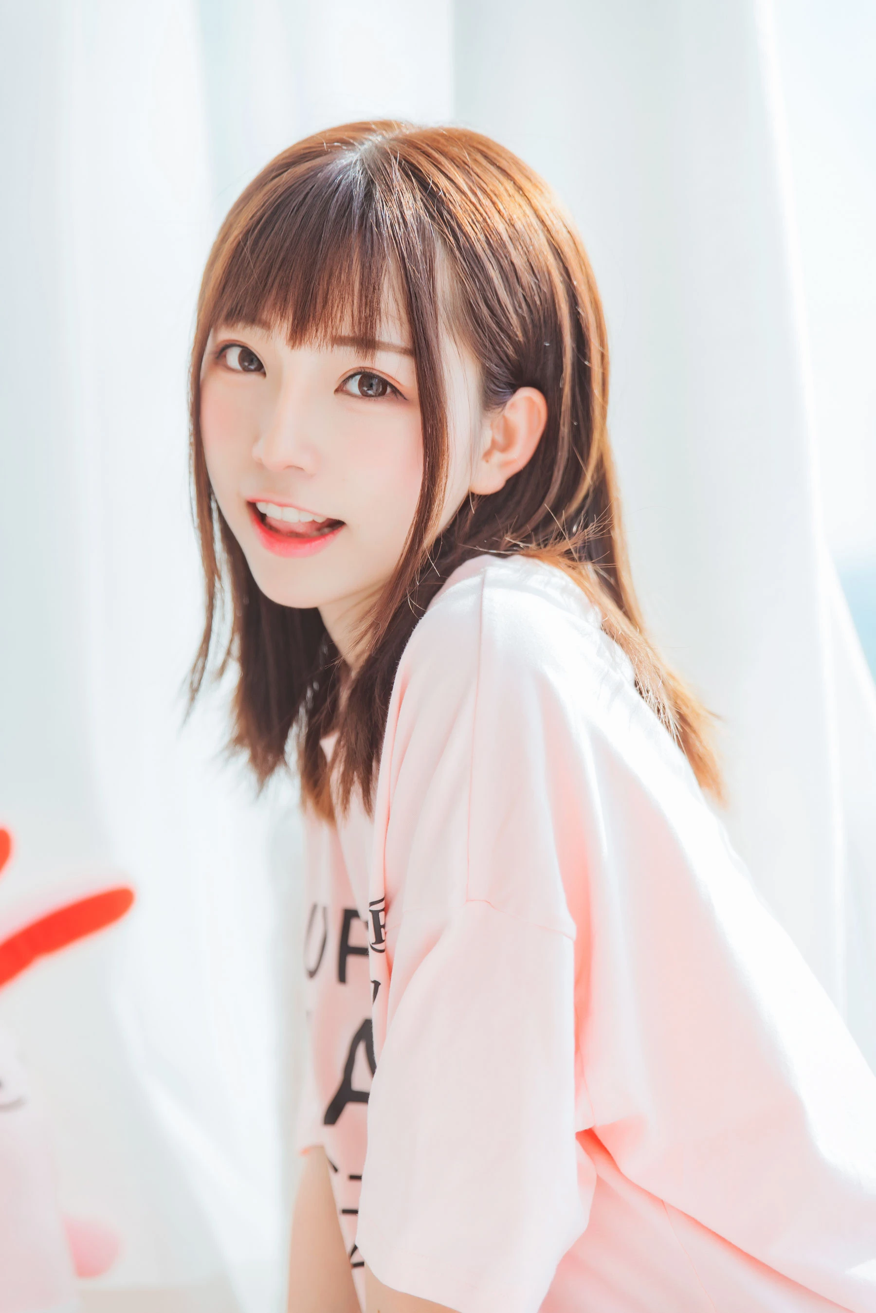 模特性感山景寫真 – 夏日優雅風格展現精選 - 11