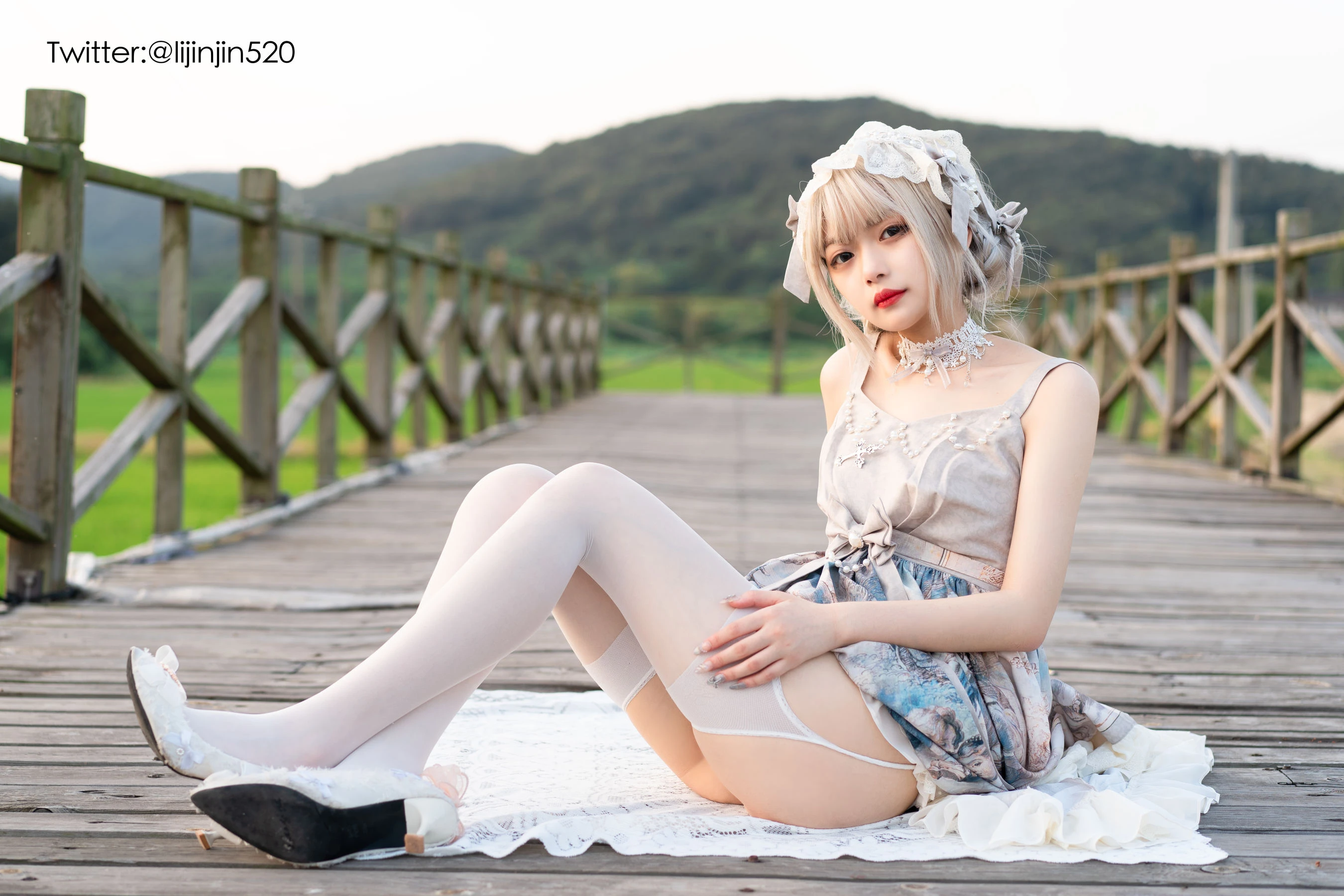 優雅時刻空姐山景寫真 – 夏日性感風採再現典藏 - 15