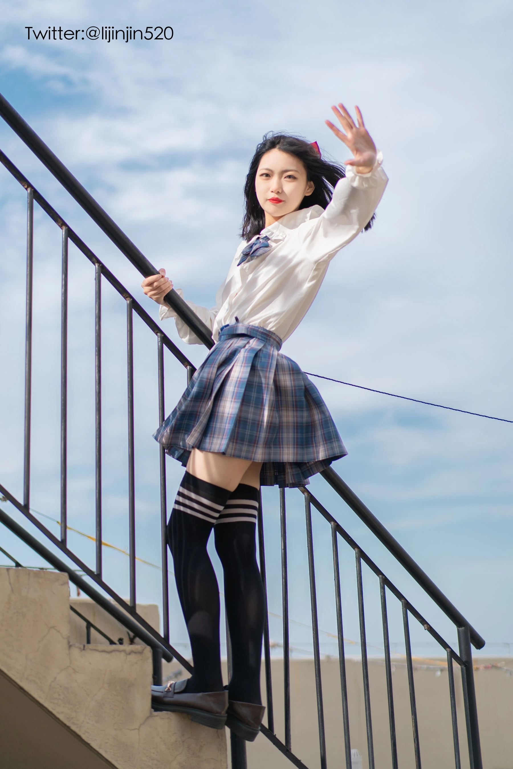 苗慄凌晨護士美照 – 甜美魅力戶外實錄珍藏 - 14