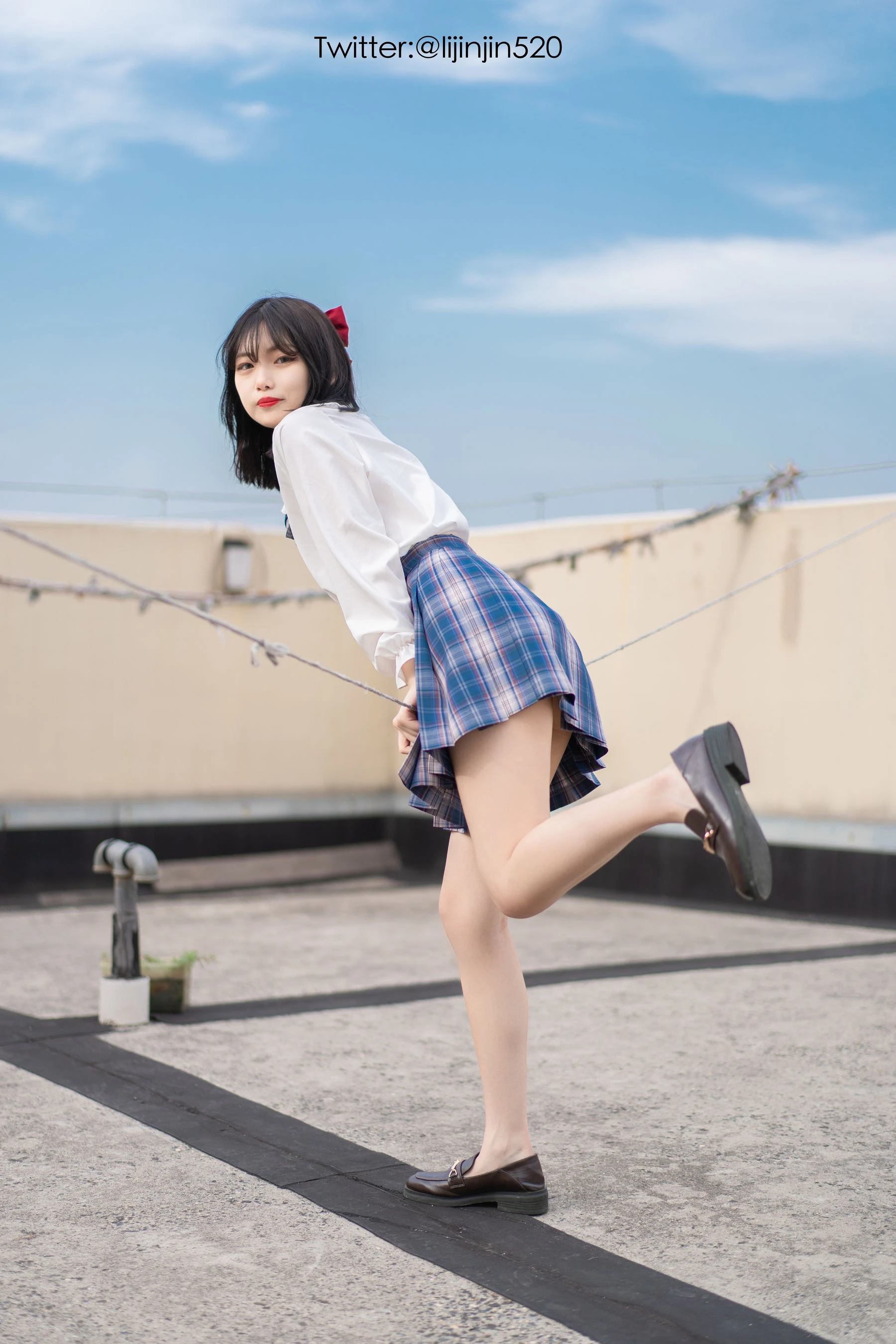 苗慄凌晨護士美照 – 甜美魅力戶外實錄珍藏 - 25