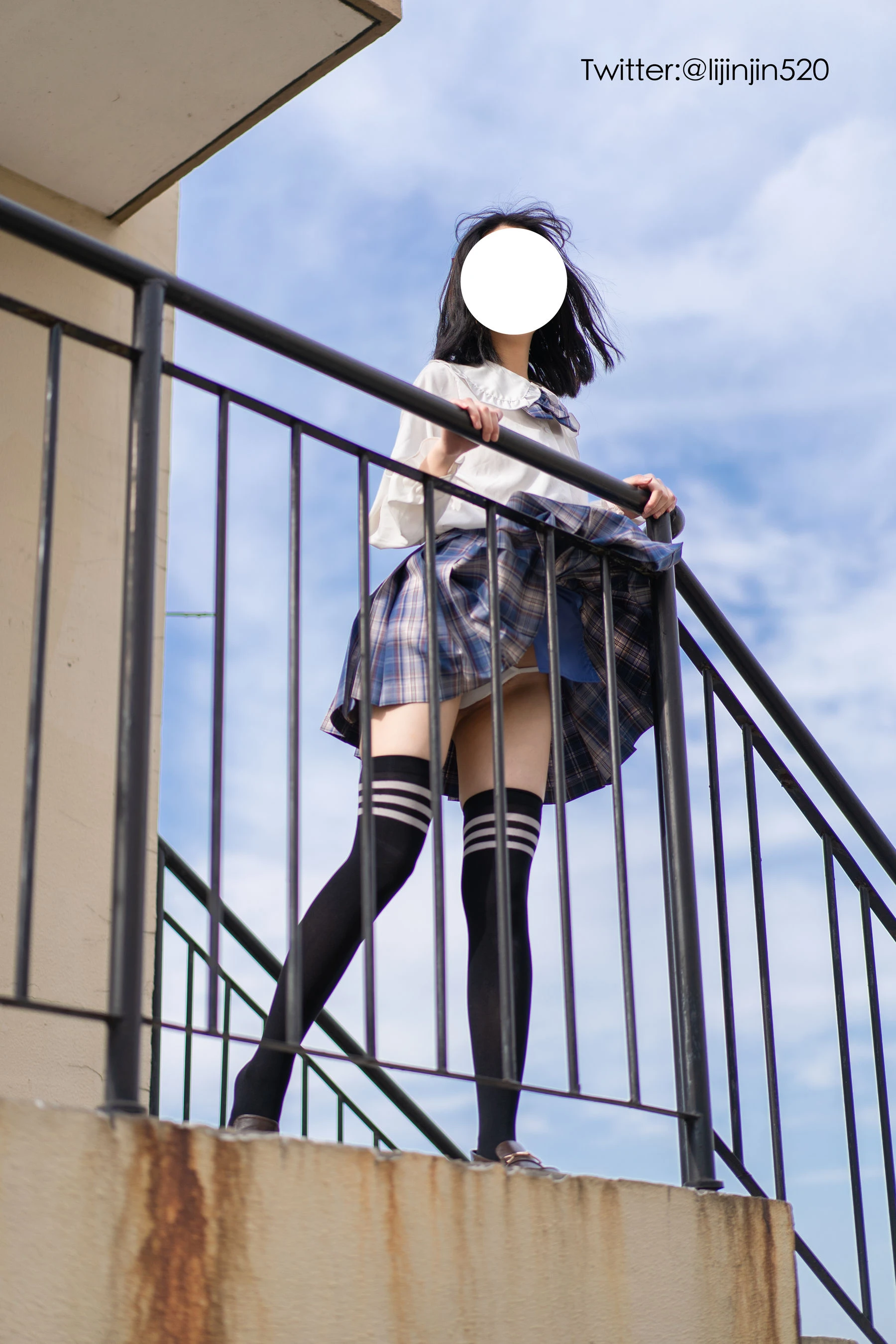 苗慄凌晨護士美照 – 甜美魅力戶外實錄珍藏 - 27