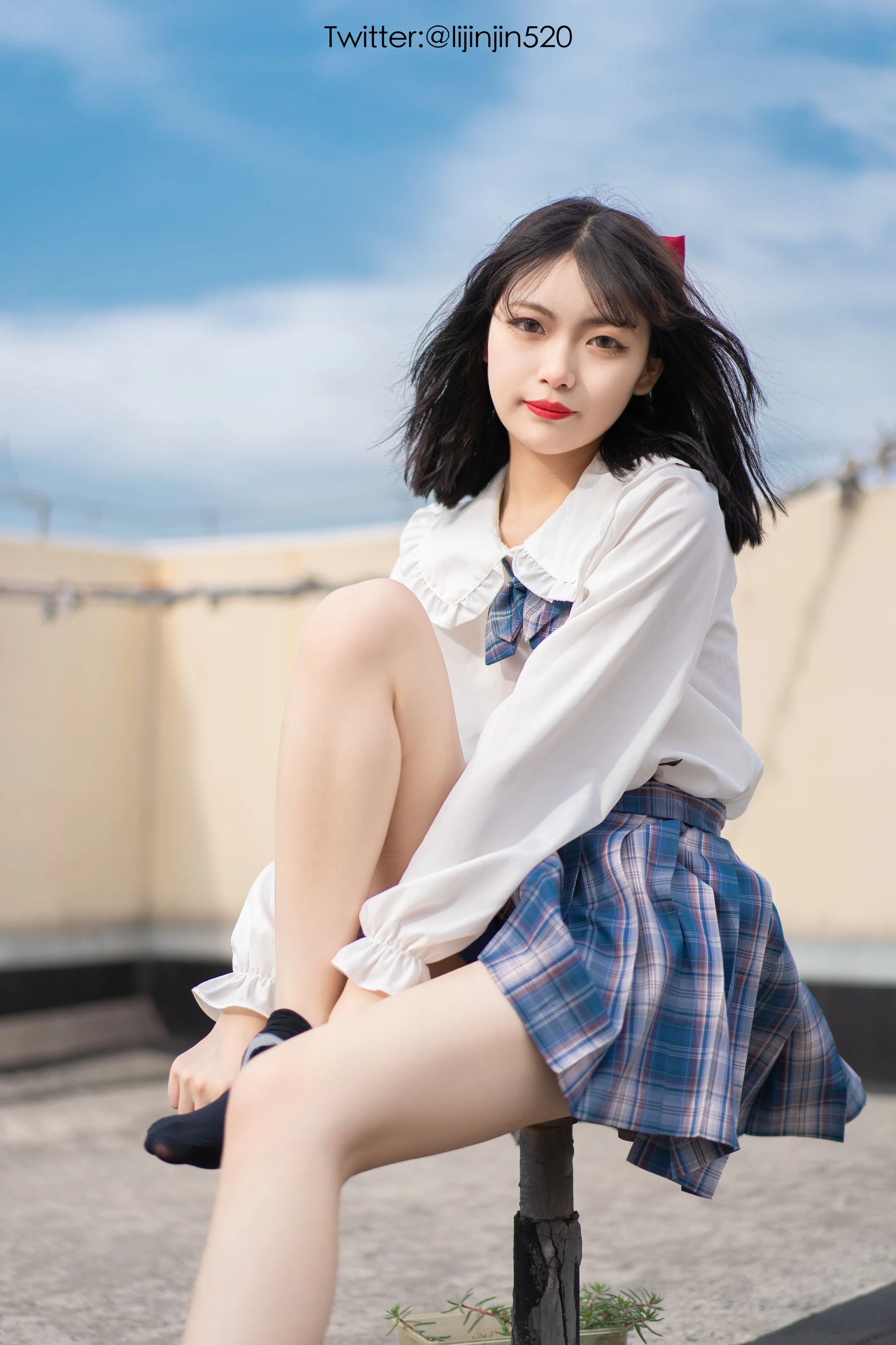 苗慄凌晨護士美照 – 甜美魅力戶外實錄珍藏 - 35