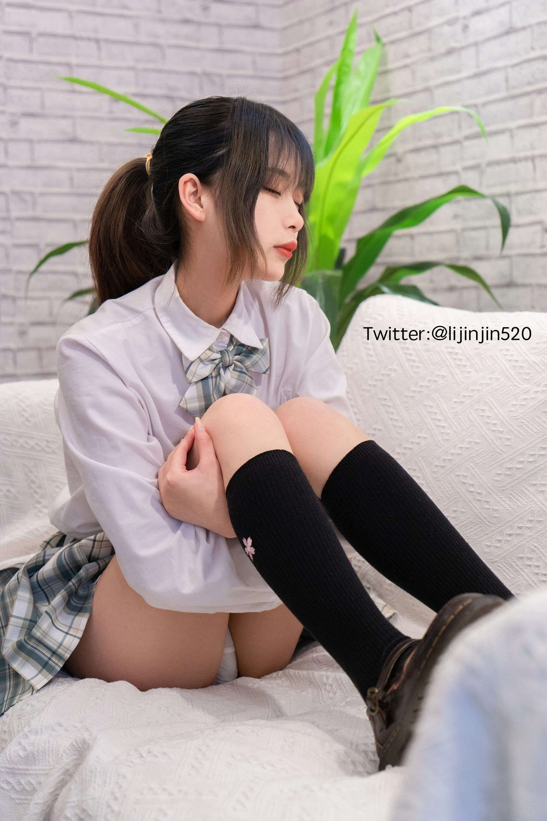 性感校花私藏美照 – 苗慄室內午後獨家呈現限量 - 2