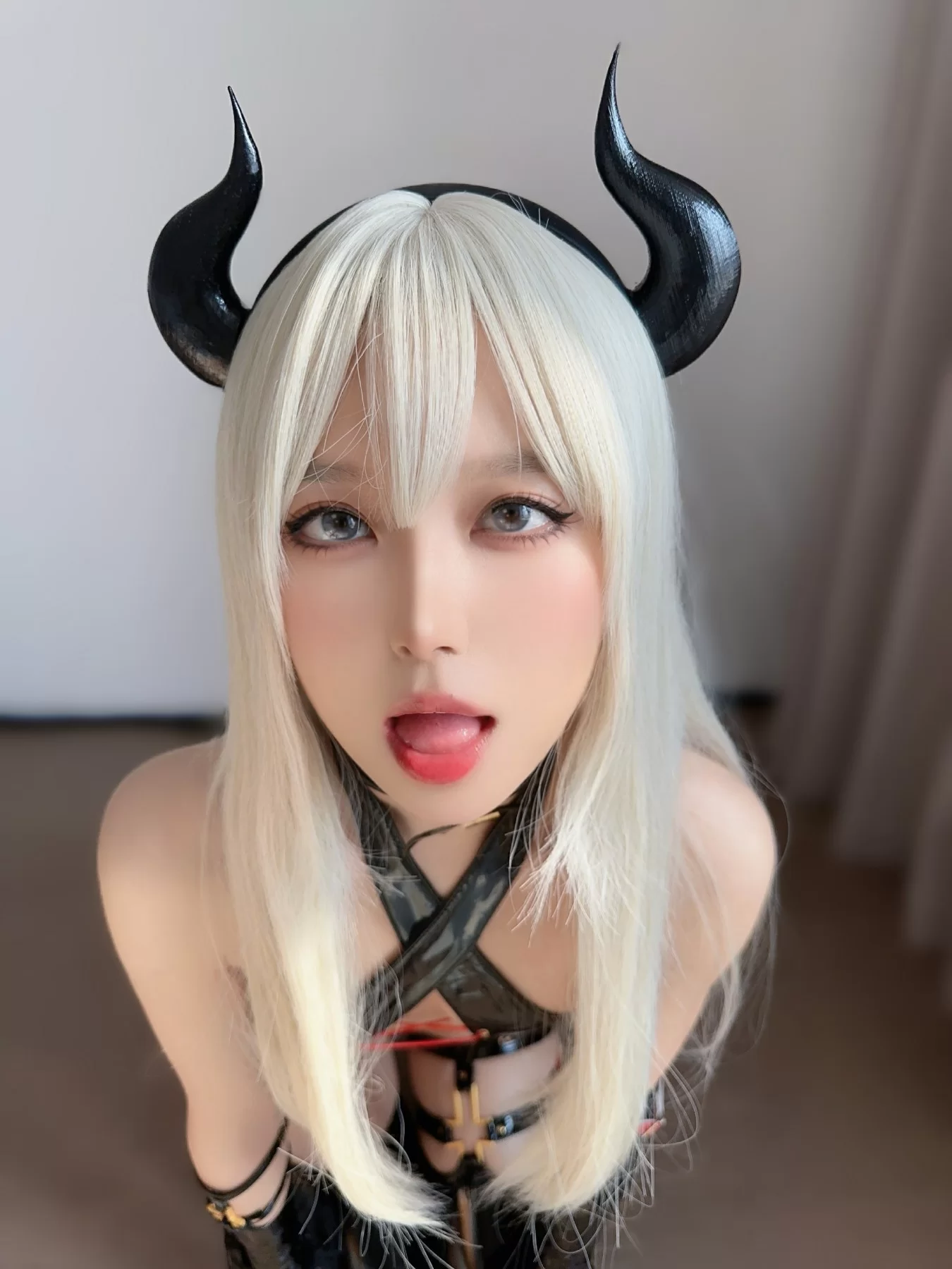 嫩模性感海邊寫真 – 秋楓靜謐風格展現典藏 - 23
