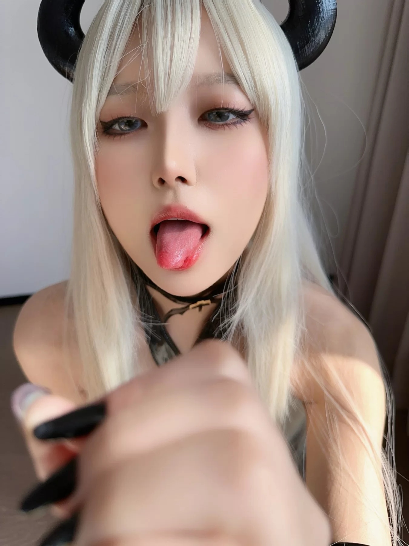 嫩模性感海邊寫真 – 秋楓靜謐風格展現典藏 - 25