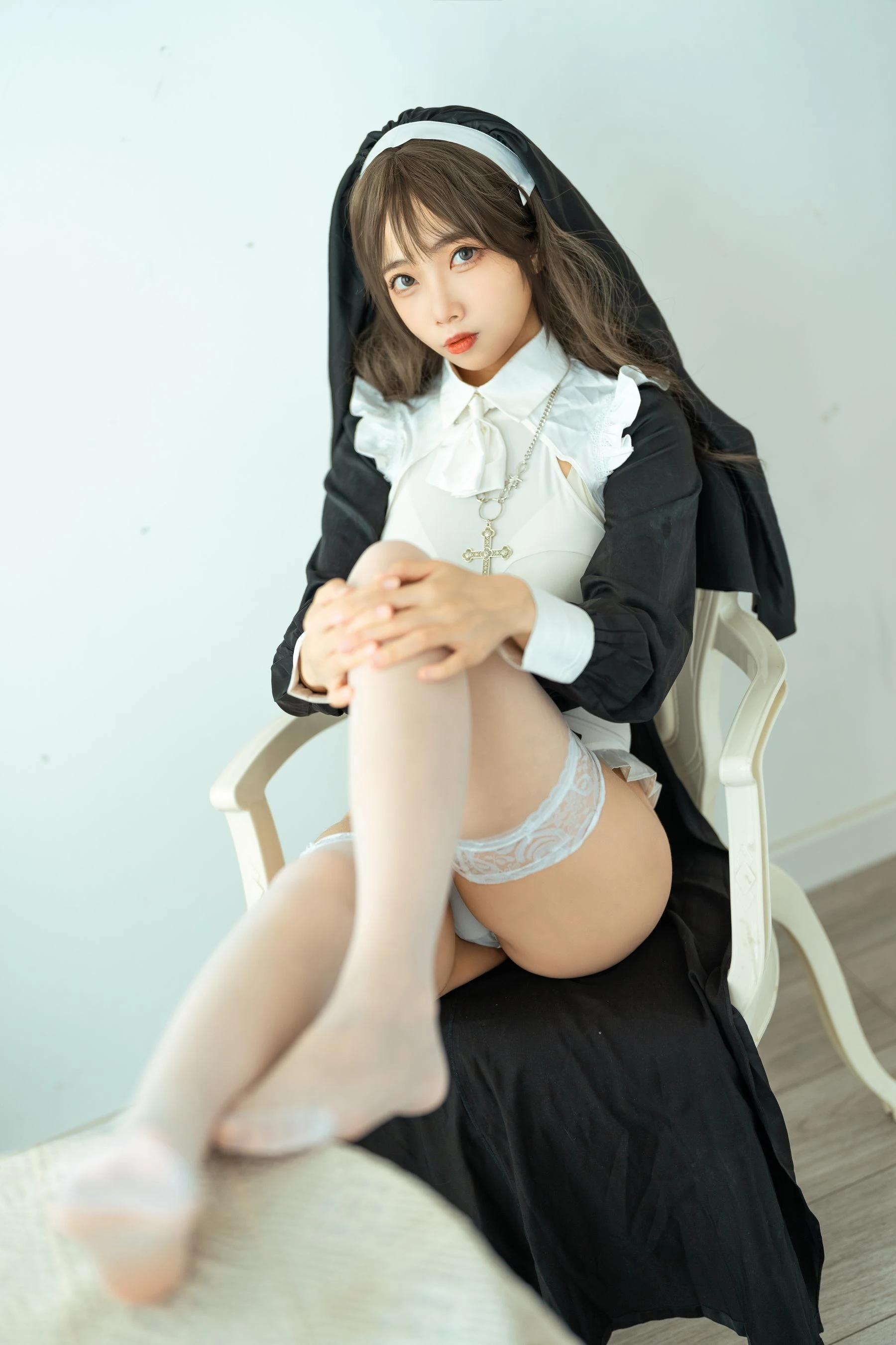 優雅時刻校花街拍寫真 – 夏日知性風採再現珍藏 - 17