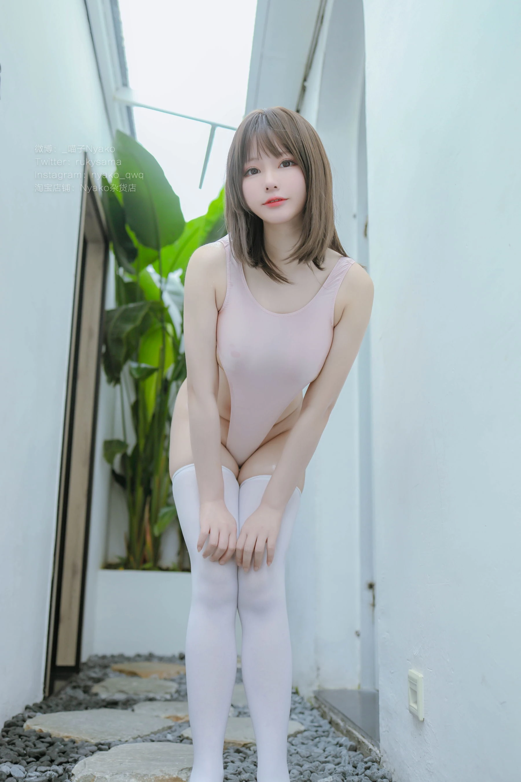 [校花]高雨菲攝影攝影大師作：高雨菲優雅於室內彰顯身材神韻超清演繹 - 12