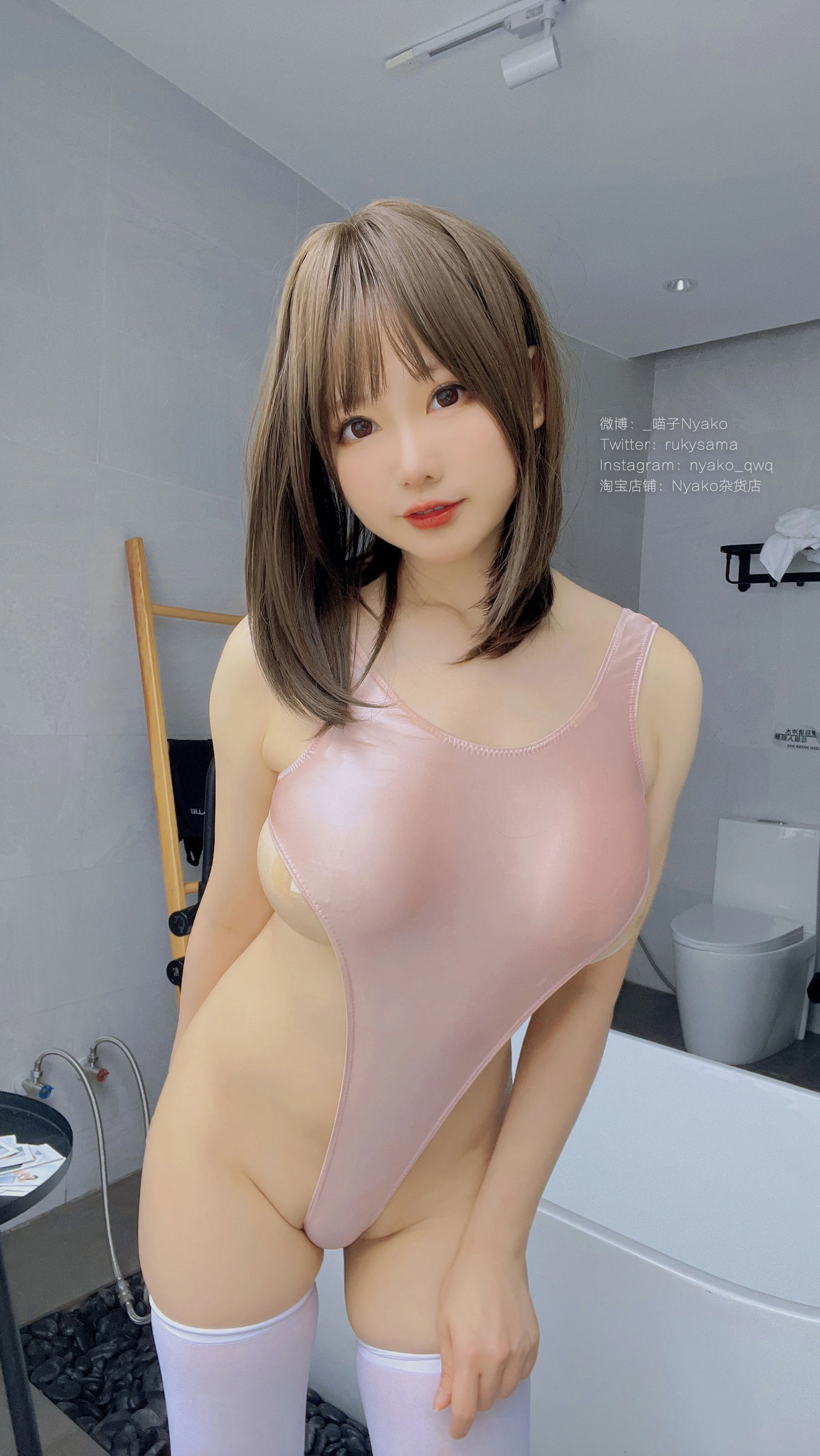 [校花]高雨菲攝影攝影大師作：高雨菲優雅於室內彰顯身材神韻超清演繹 - 82