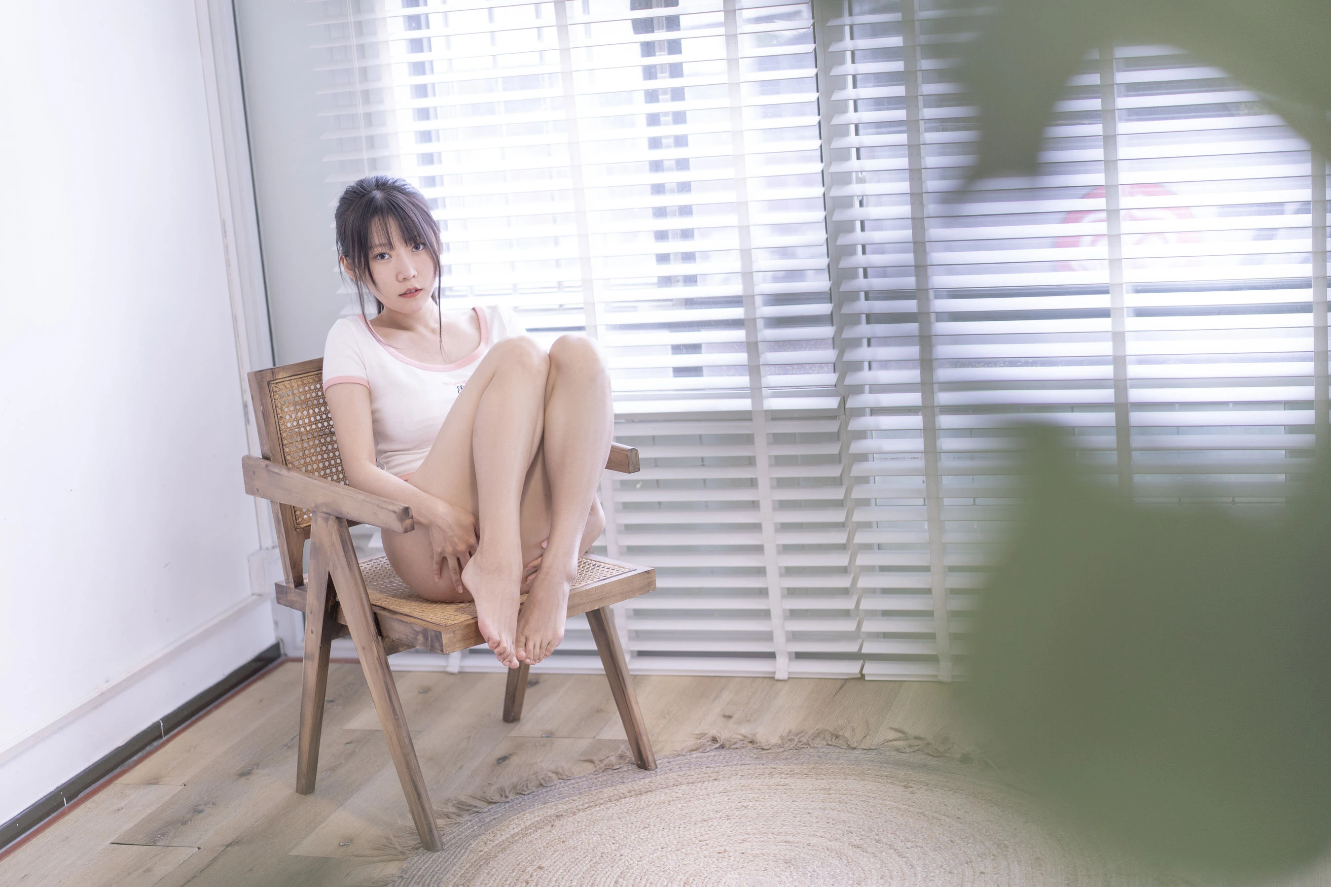 [藝人]鄧雅琪寫真攝影大師作：鄧雅琪魅惑於自然光凸顯美胸韻味珍藏演繹 - 14