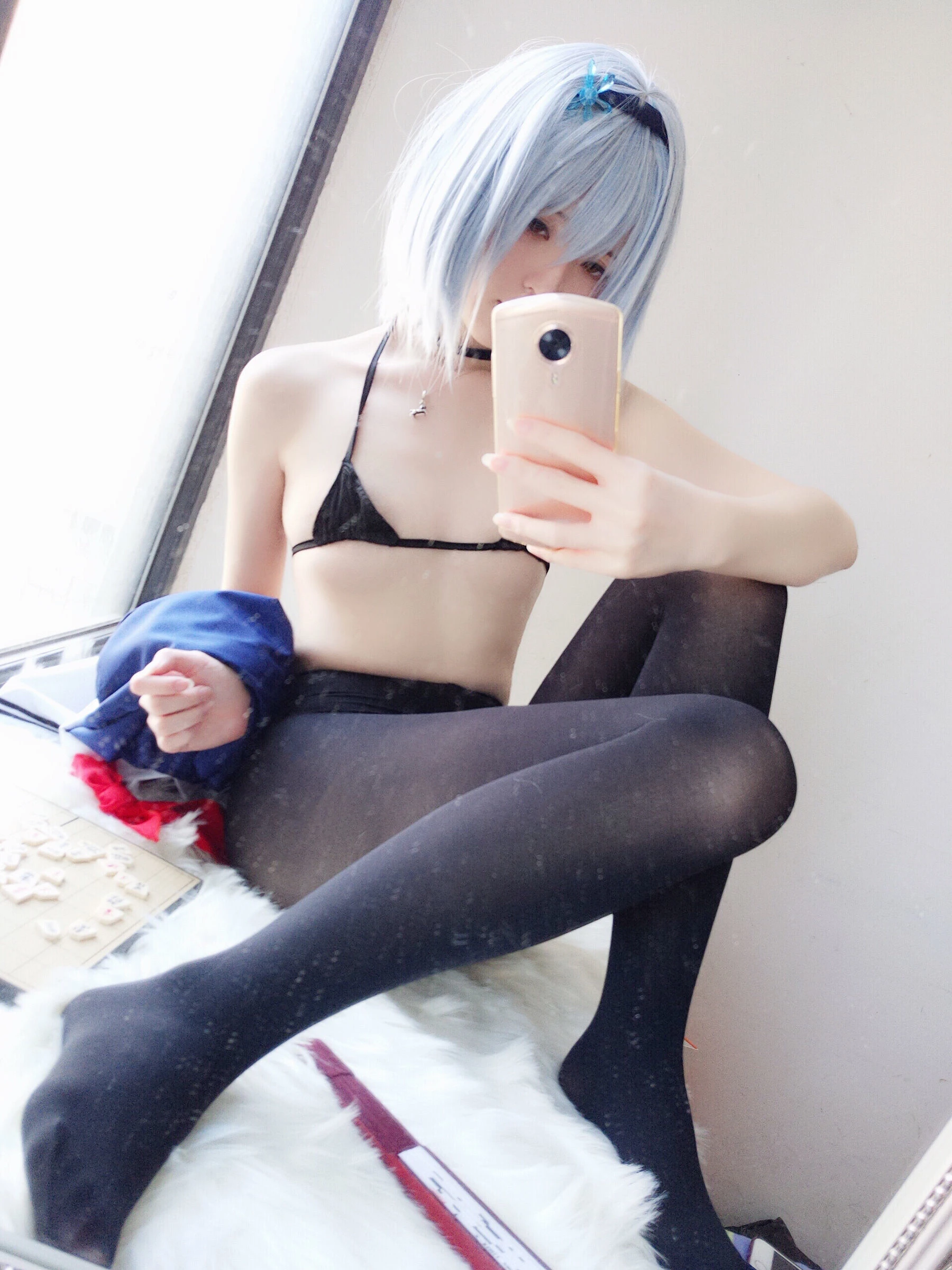 [美女]周雨含室內超清大片珍藏：周雨含性感演繹長腿完美風採凸顯寫真藝術 - 13