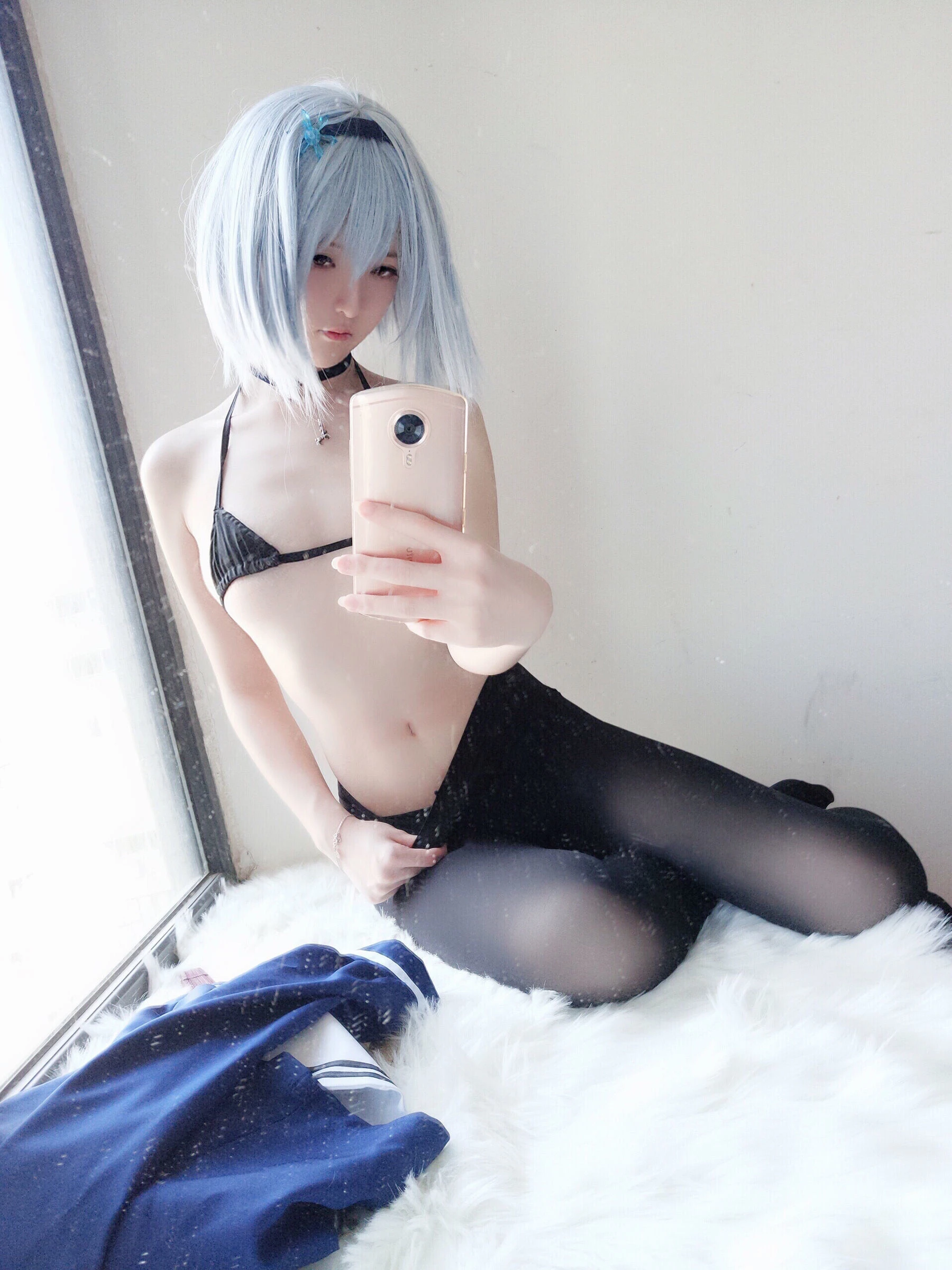 [美女]周雨含室內超清大片珍藏：周雨含性感演繹長腿完美風採凸顯寫真藝術 - 17