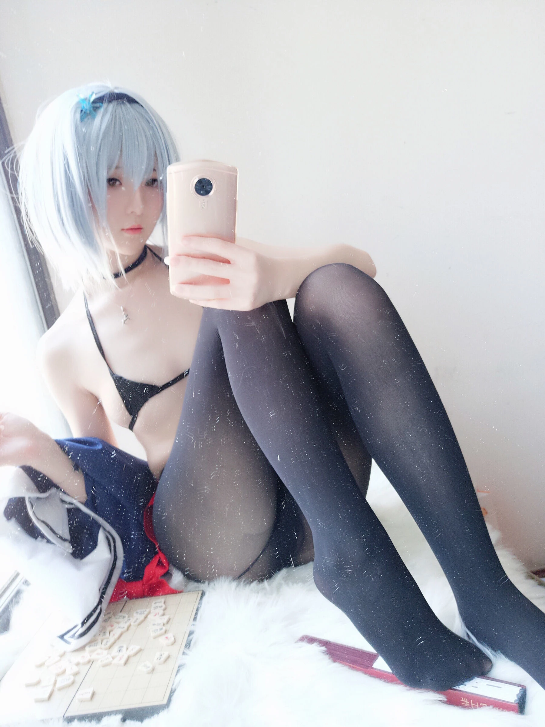 [美女]周雨含室內超清大片珍藏：周雨含性感演繹長腿完美風採凸顯寫真藝術 - 22