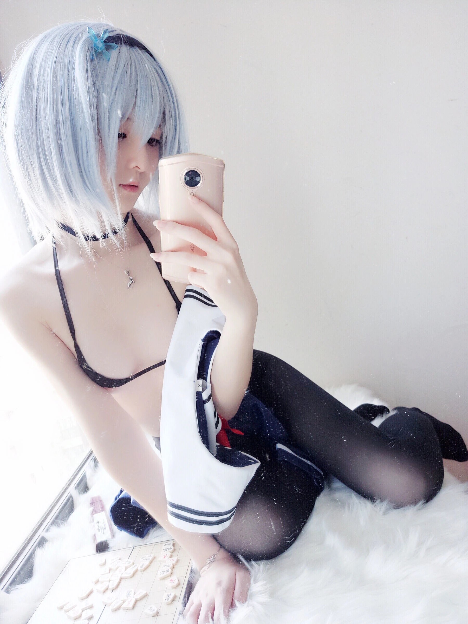 [美女]周雨含室內超清大片珍藏：周雨含性感演繹長腿完美風採凸顯寫真藝術 - 24