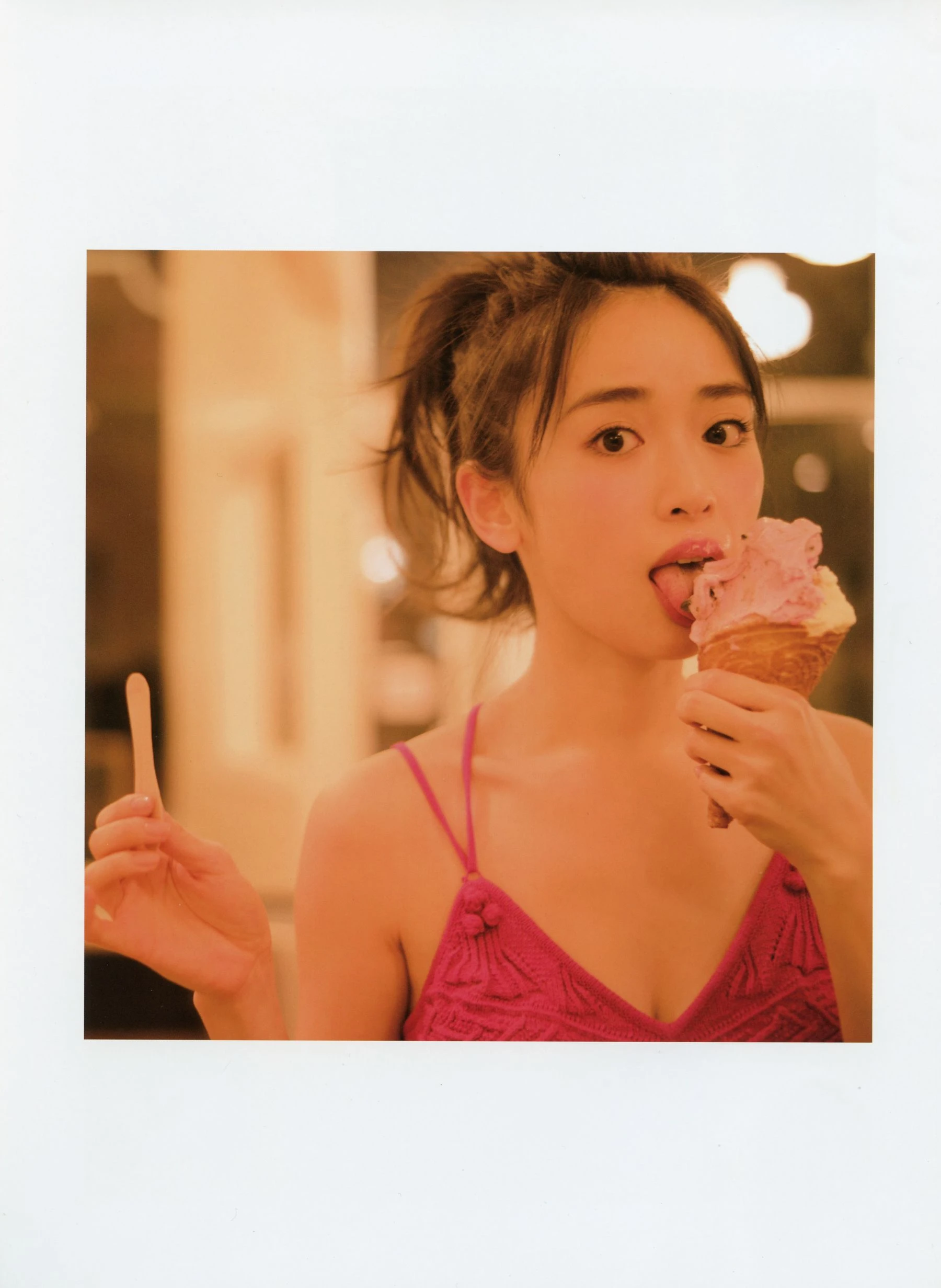 [辣妹]曾思雨藝術攝影大師作：曾思雨優雅於戶外釋放美胸風採大圖演繹 - 84