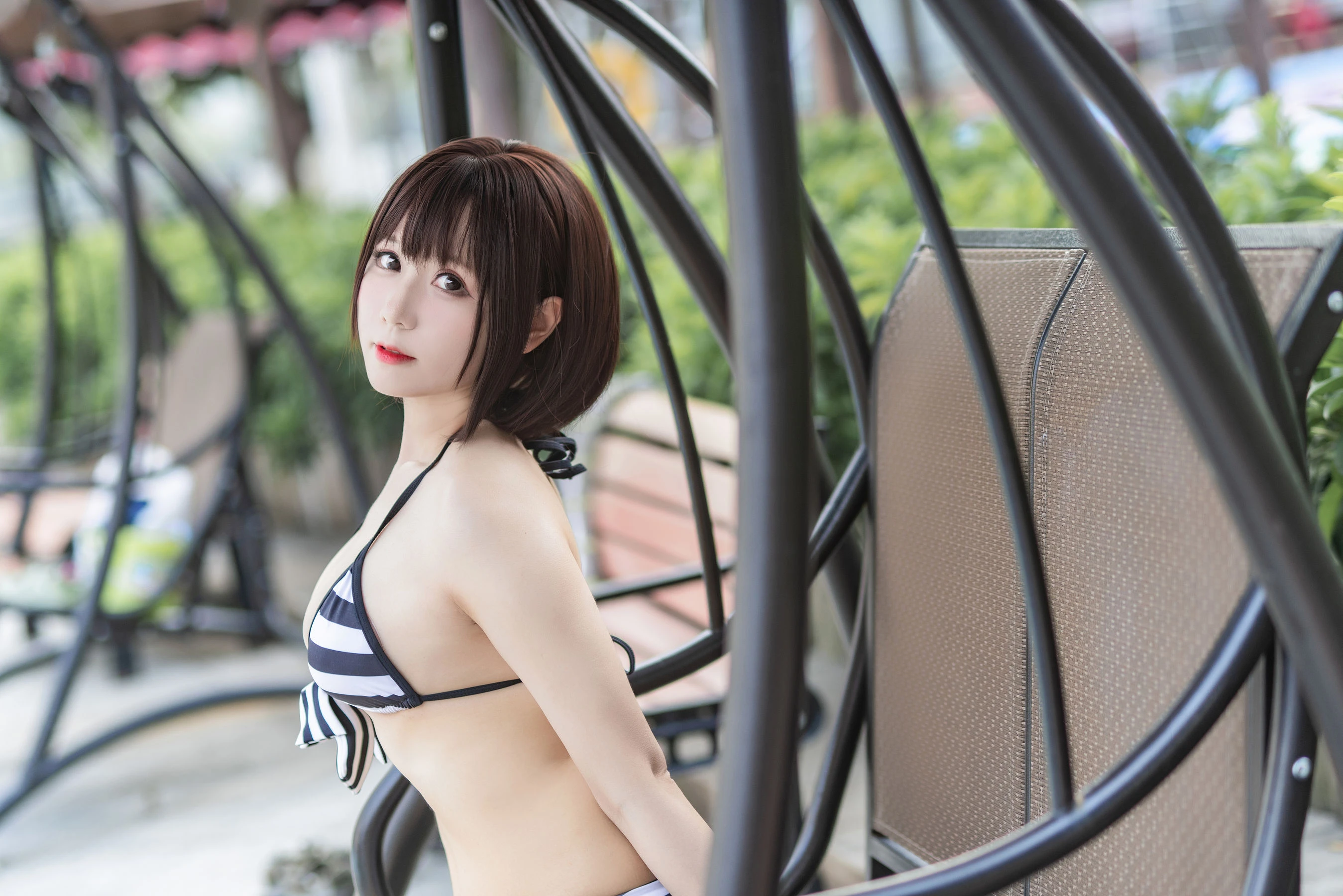 [名模]韓子萱韓子萱街拍珍藏大片：甜美格調釋放美胸誘惑演繹寫真大片 - 4