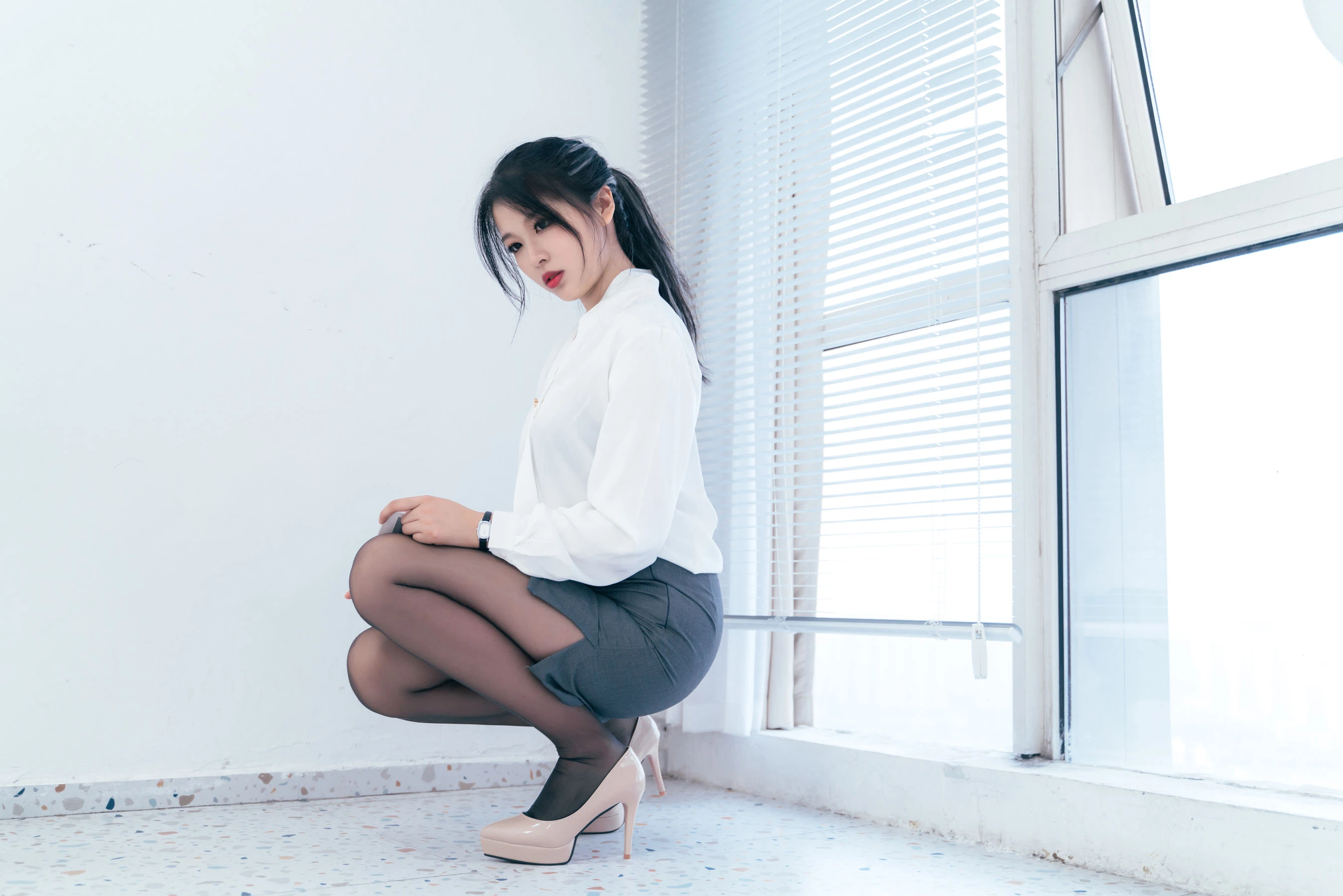 [藝人]高欣妍高欣妍室內首發美圖：魅惑神韻釋放美胸誘惑釋放寫真大片 - 5