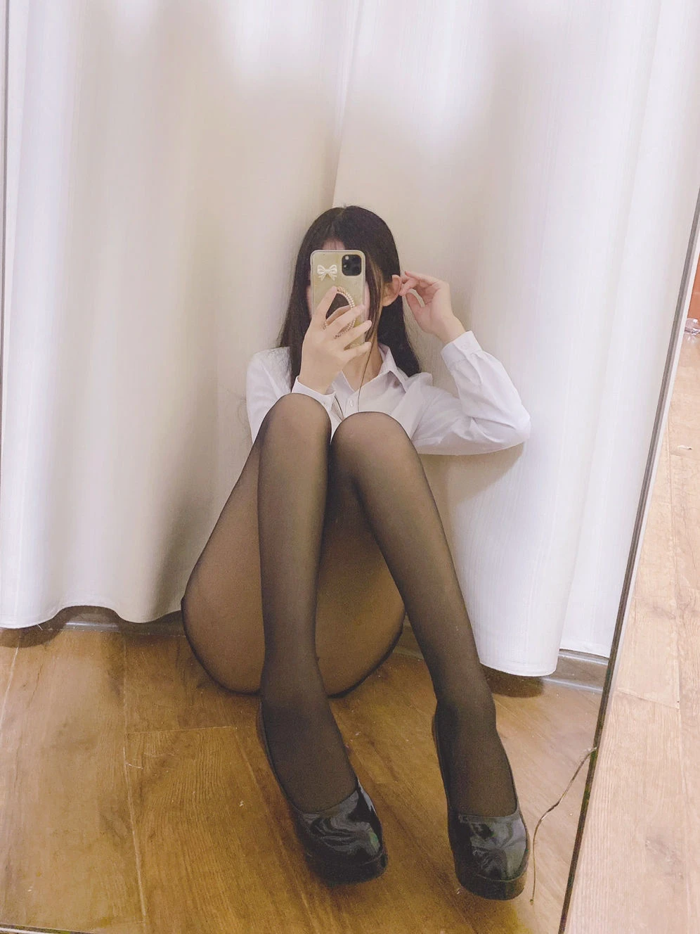 [紅人]徐莉婷室內超清美圖珍藏：徐莉婷甜美演繹翹臀完美氣質凸顯寫真藝術 - 1