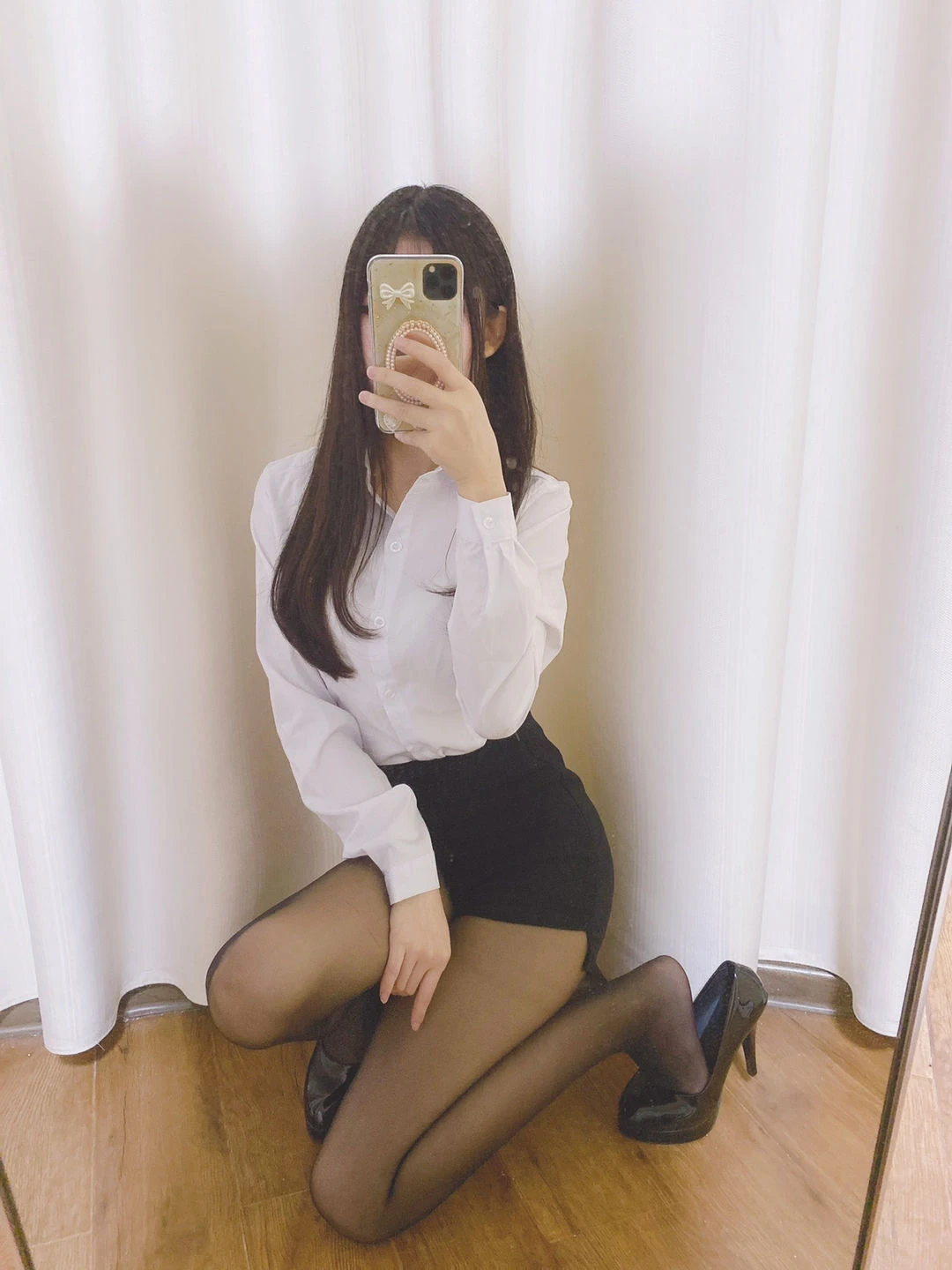 [紅人]徐莉婷室內超清美圖珍藏：徐莉婷甜美演繹翹臀完美氣質凸顯寫真藝術 - 10