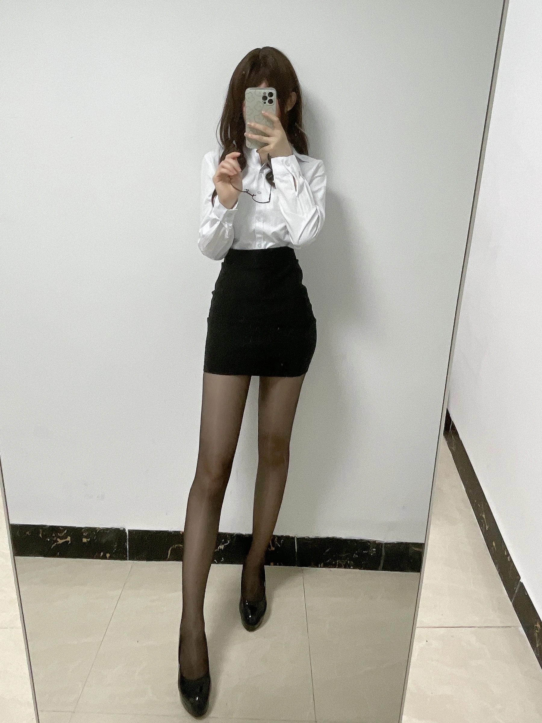 [紅人]徐莉婷室內超清美圖珍藏：徐莉婷甜美演繹翹臀完美氣質凸顯寫真藝術 - 15
