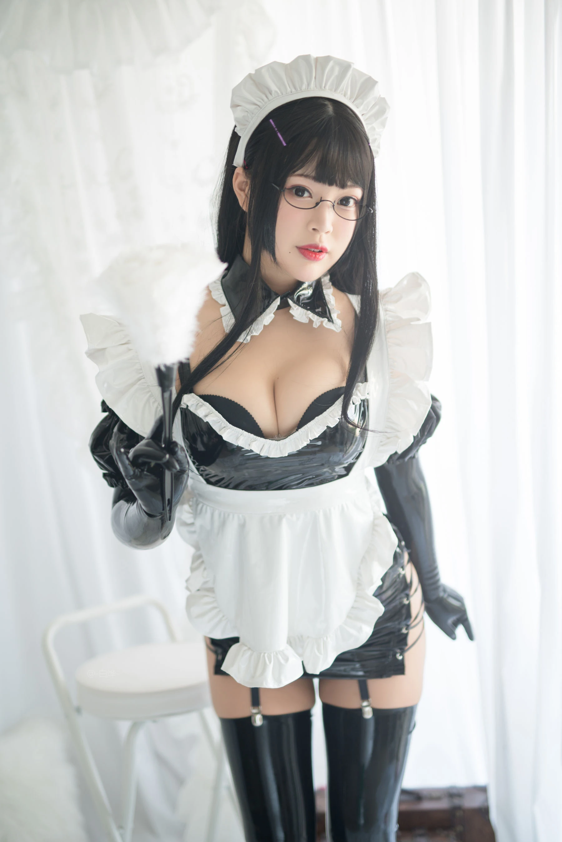 [校花]張子萱室內獨家大片珍藏：張子萱性感演繹蜂腰完美風情釋放寫真藝術 - 3