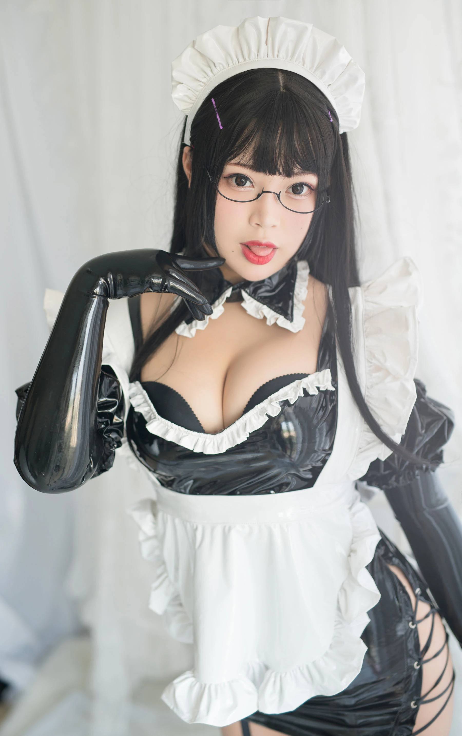 [校花]張子萱室內獨家大片珍藏：張子萱性感演繹蜂腰完美風情釋放寫真藝術 - 34