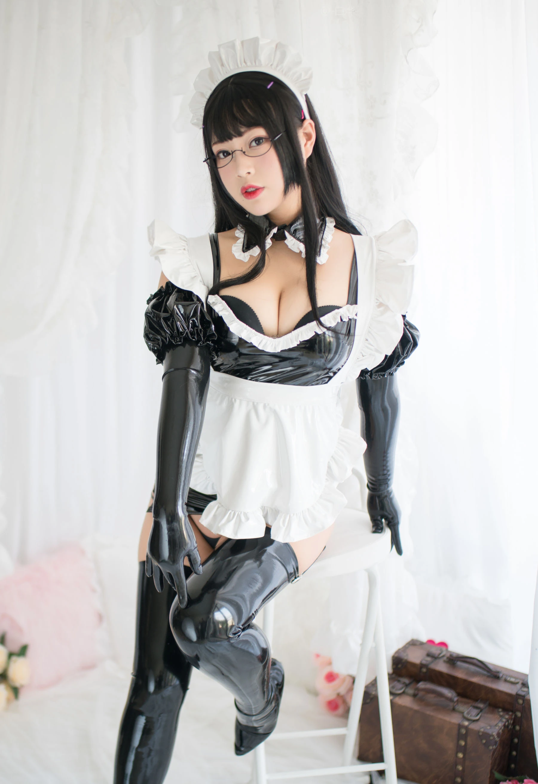 [校花]張子萱室內獨家大片珍藏：張子萱性感演繹蜂腰完美風情釋放寫真藝術 - 55