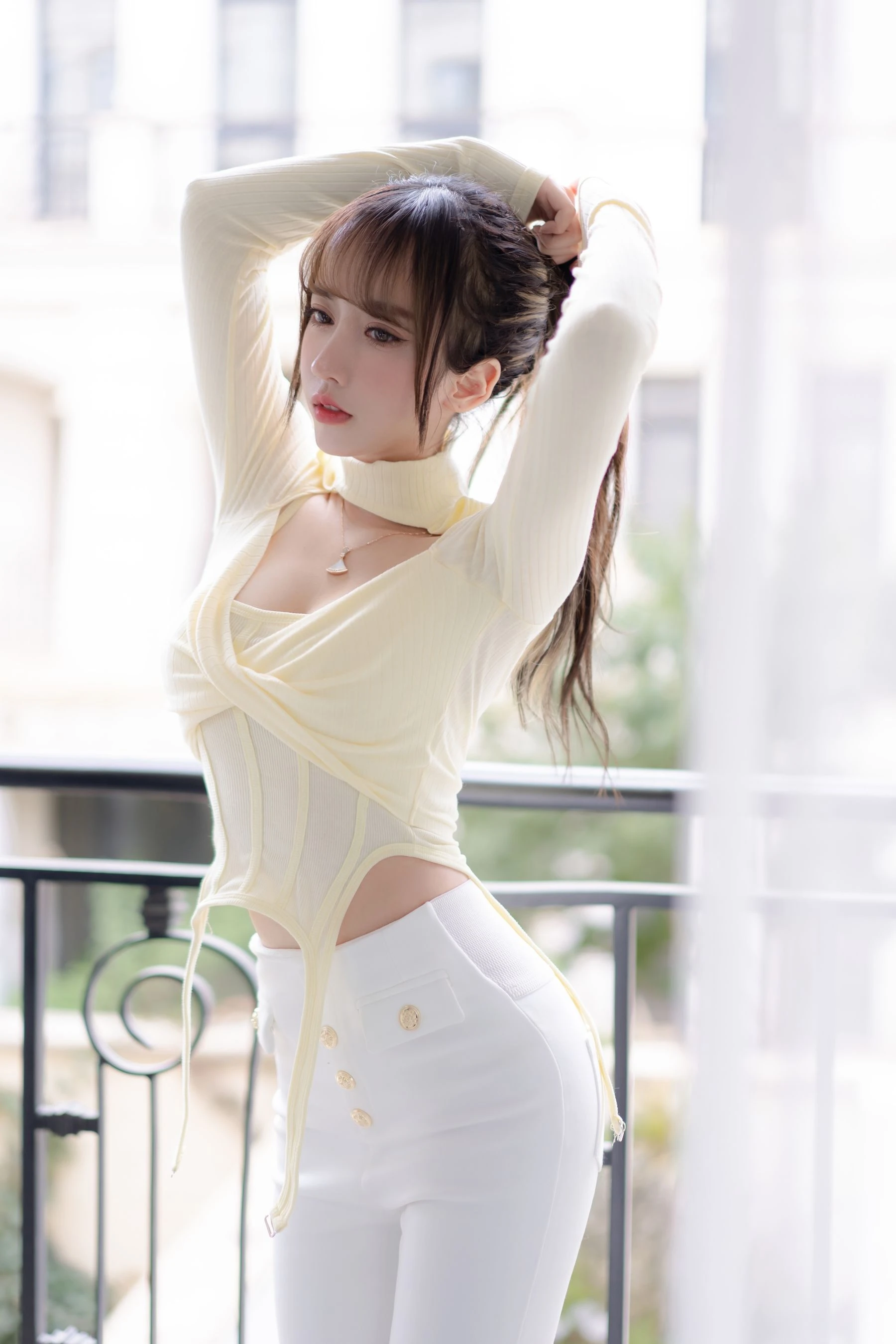 [護士]林欣妍街拍大圖寫真珍藏：林欣妍火辣演繹曲線完美魅力彰顯寫真藝術 - 3