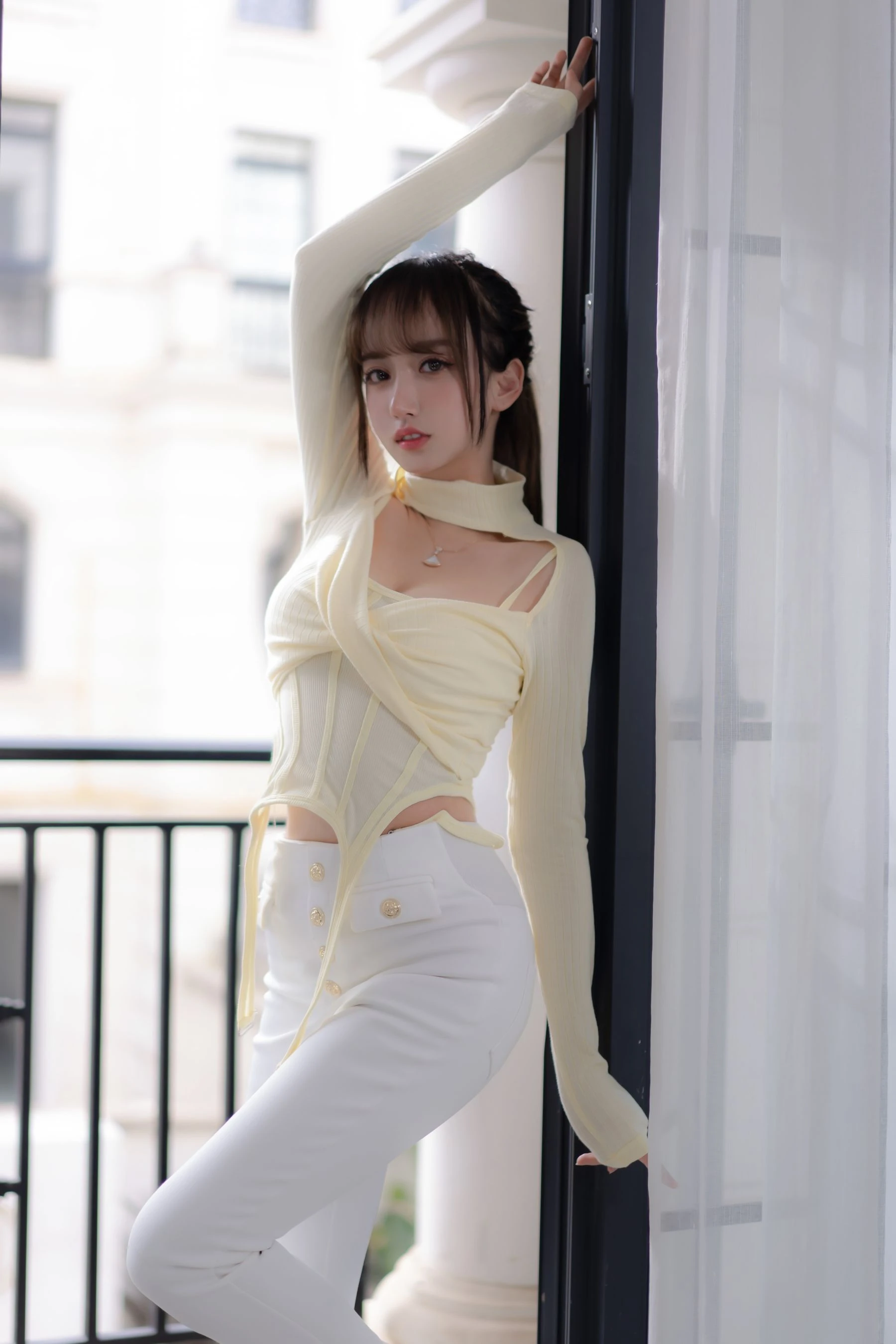 [護士]林欣妍街拍大圖寫真珍藏：林欣妍火辣演繹曲線完美魅力彰顯寫真藝術 - 6