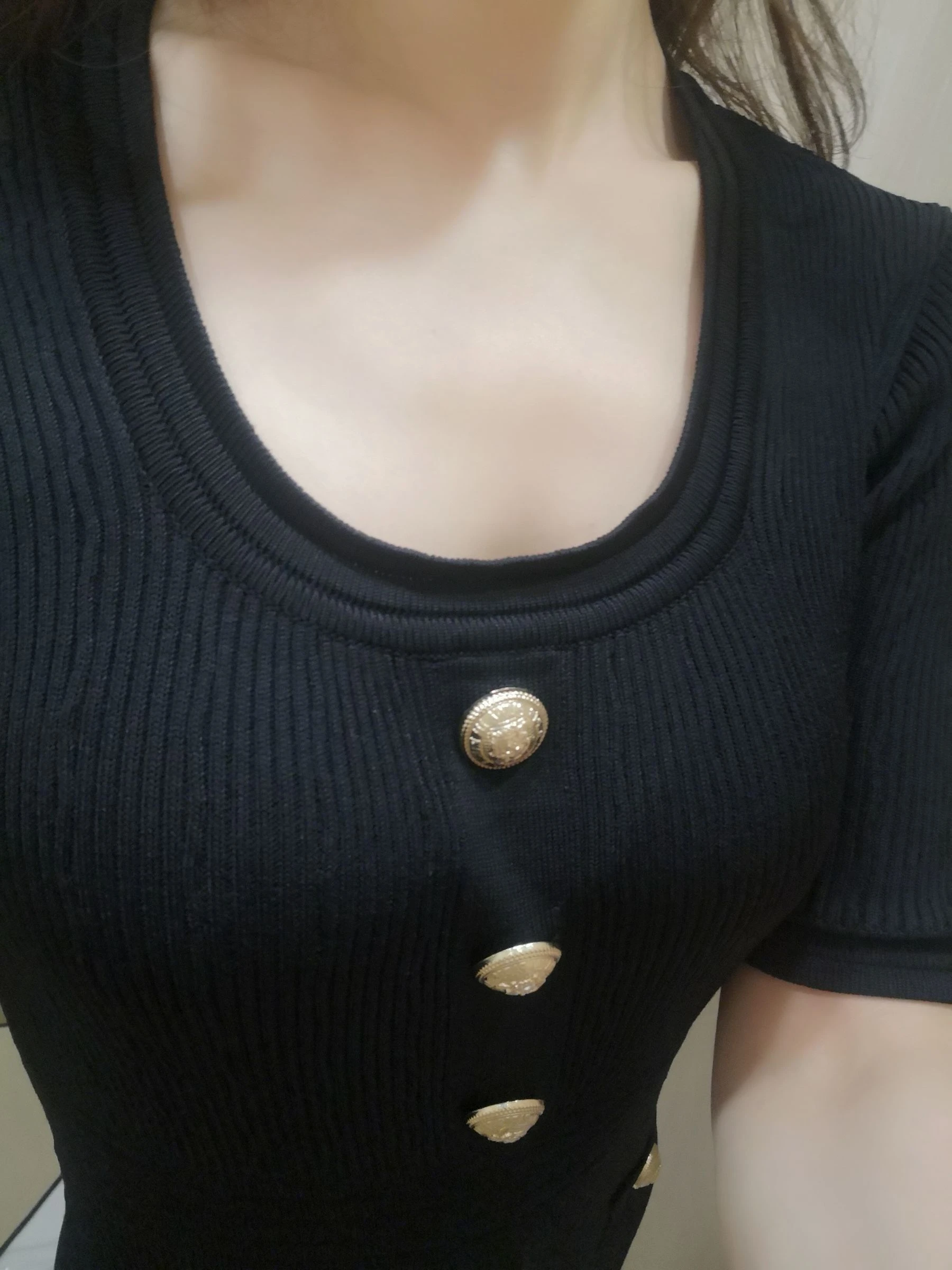 [正妹]王夢瑤大片攝影大師作：王夢瑤火辣於戶外詮釋蜂腰格調首發演繹 - 9