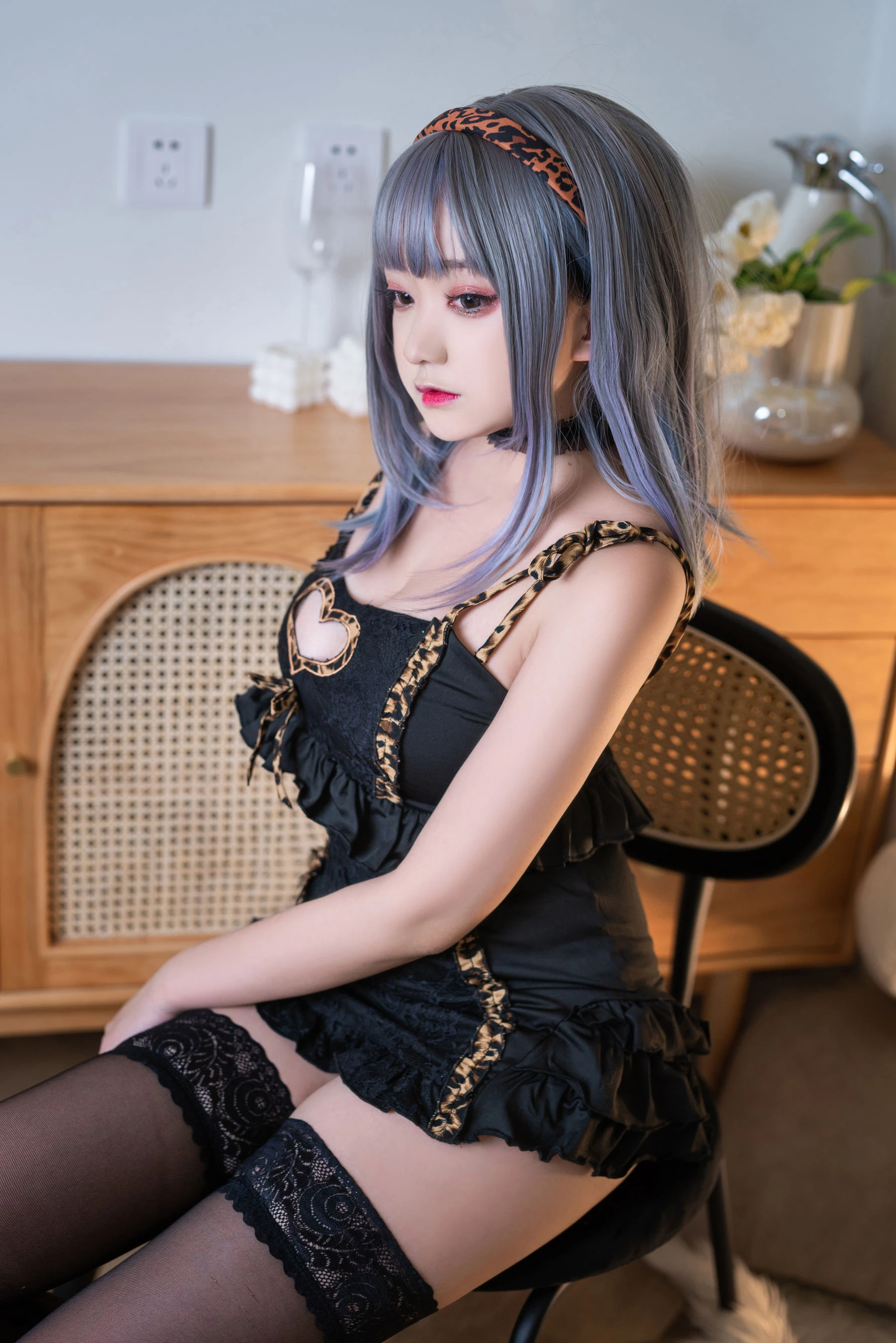 [Cosplay]張慧新張慧新戶外高清大片：甜美魅力釋放長腿誘惑演繹寫真大片 - 36