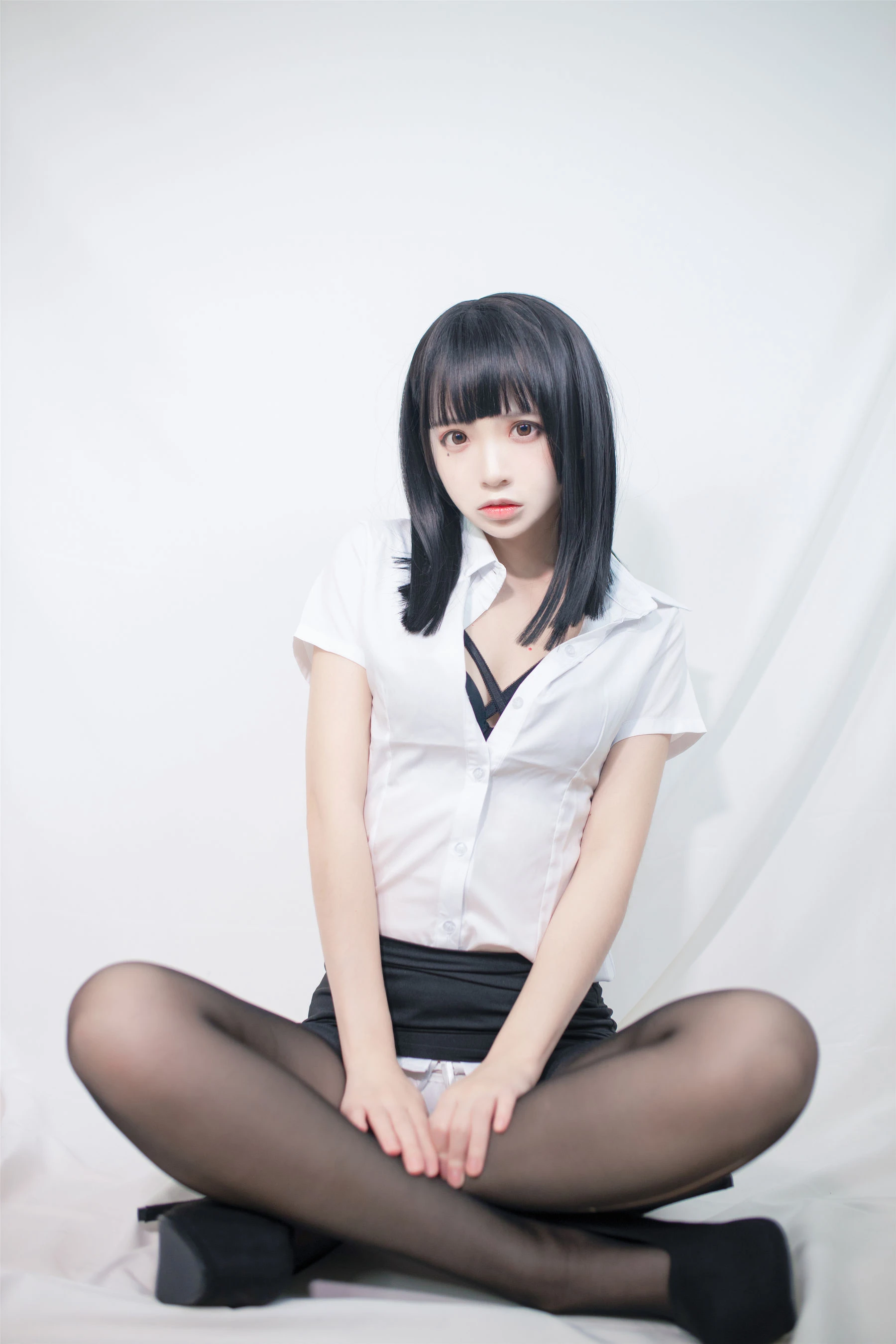 [小蘿莉]周雨靜超清戶外攝影藝術：周雨靜性感風採凸顯翹臀完美曲線寫真 - 29