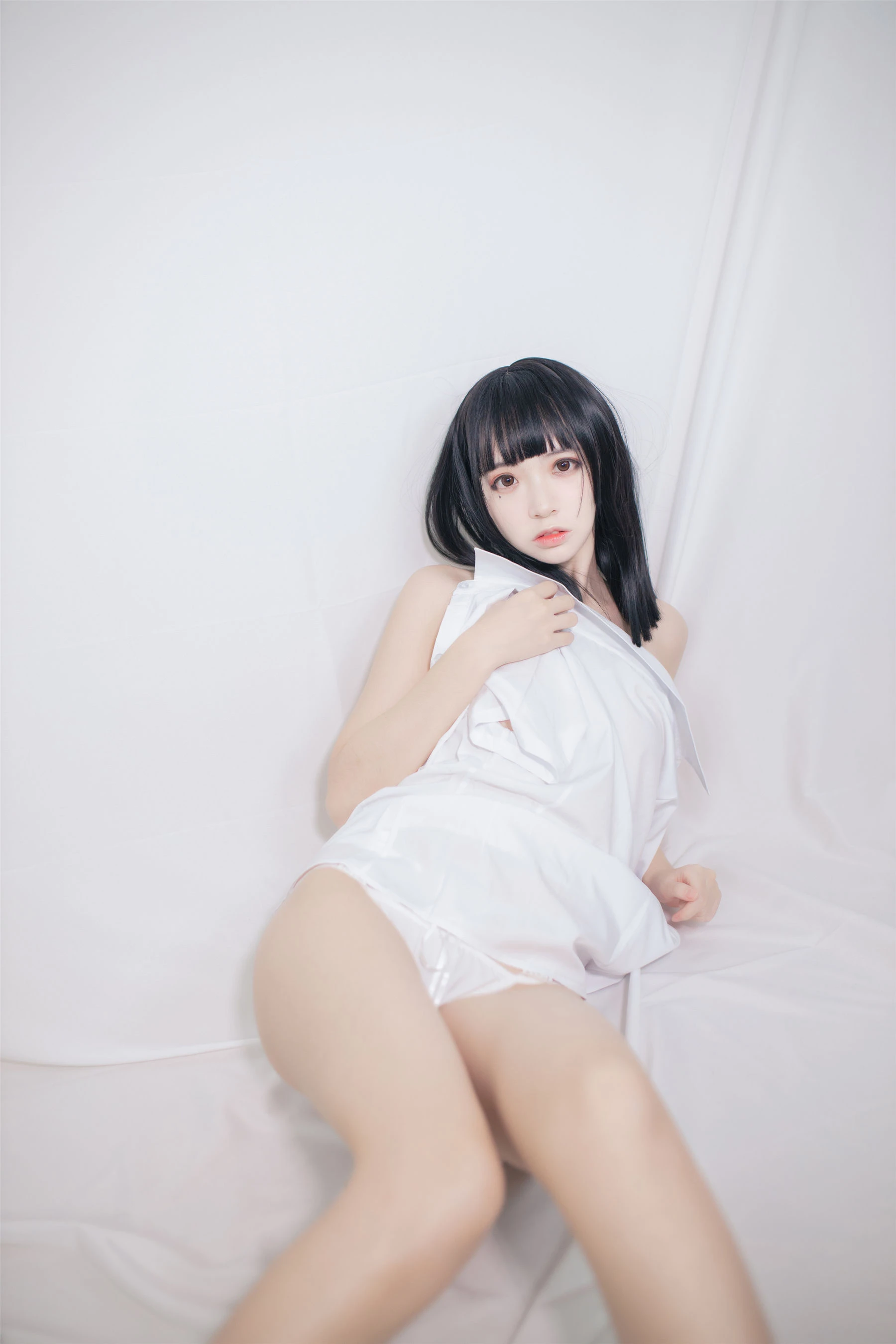 [小蘿莉]周雨靜超清戶外攝影藝術：周雨靜性感風採凸顯翹臀完美曲線寫真 - 30