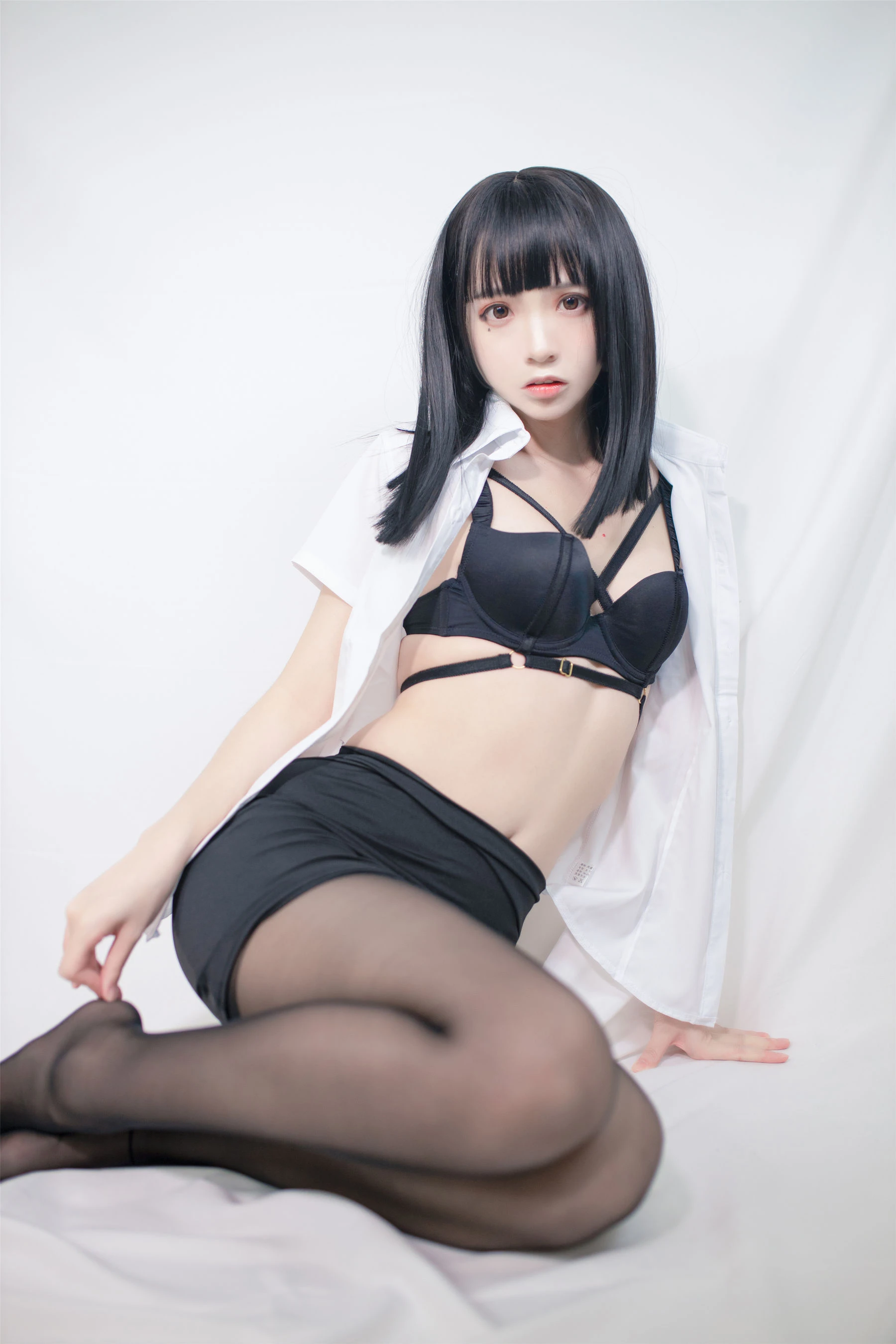 [小蘿莉]周雨靜超清戶外攝影藝術：周雨靜性感風採凸顯翹臀完美曲線寫真 - 34