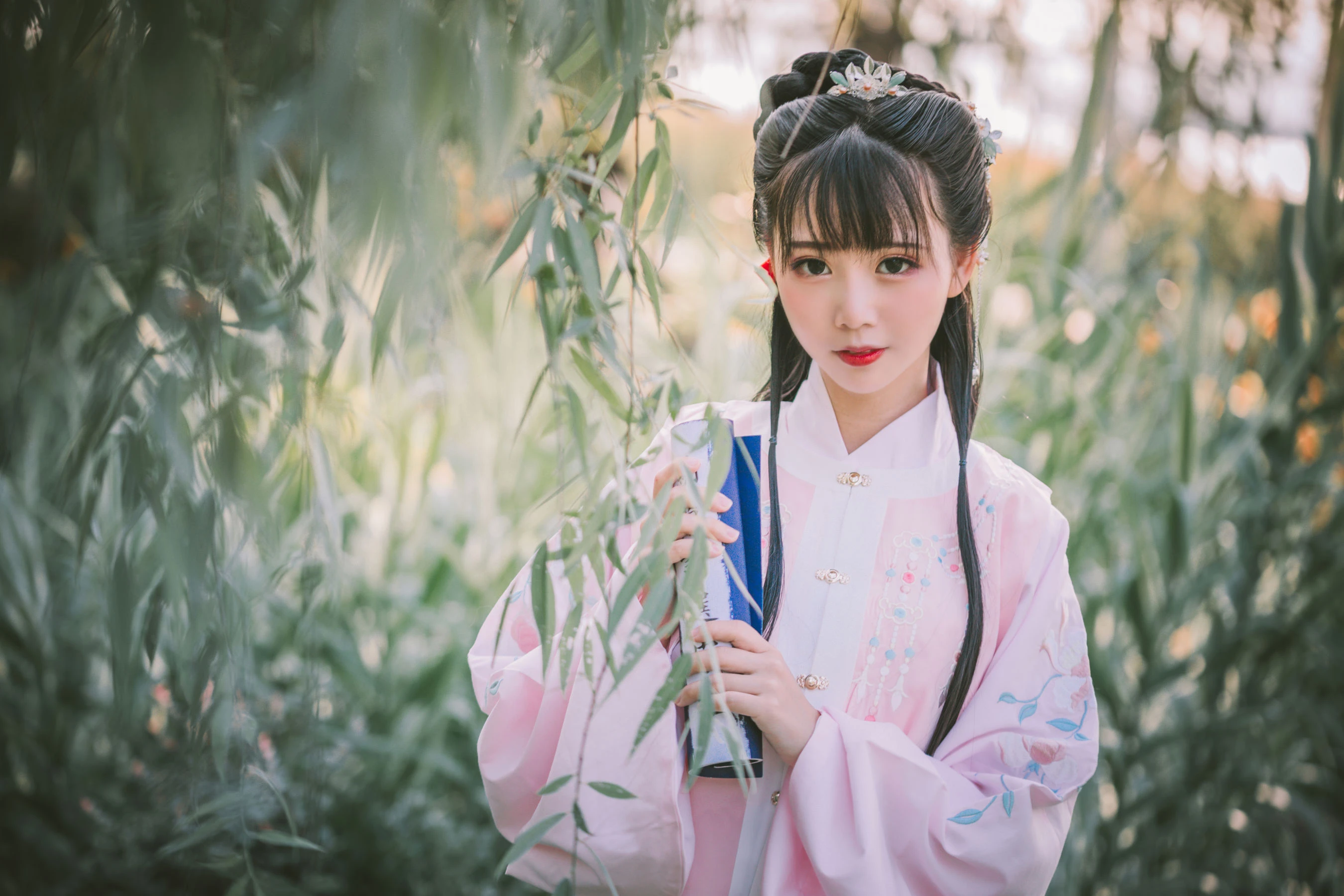 [甜心]徐雨彤徐雨彤私房珍藏圖集：時尚神韻釋放美胸誘惑演繹寫真大片 - 12