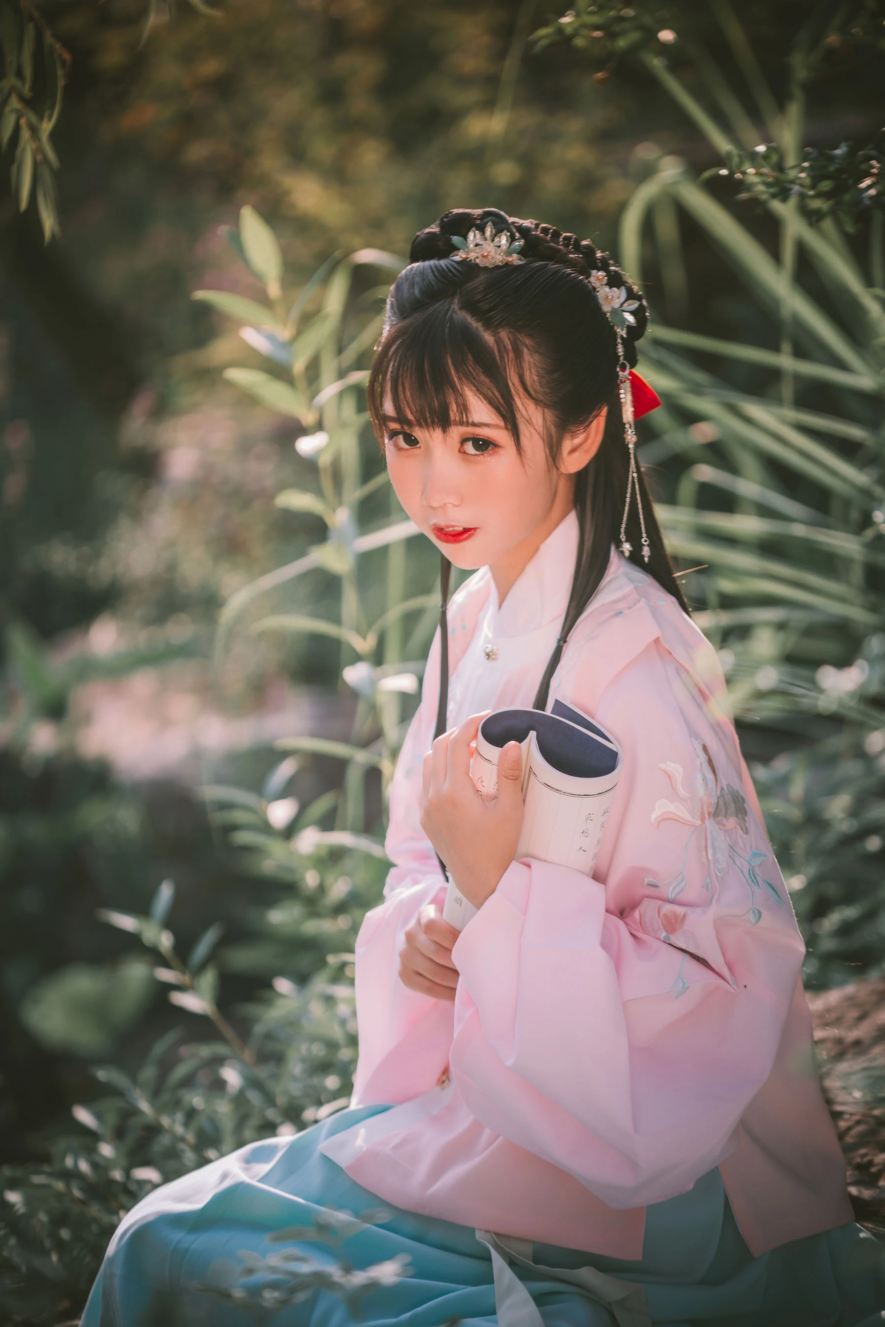 [甜心]徐雨彤徐雨彤私房珍藏圖集：時尚神韻釋放美胸誘惑演繹寫真大片 - 9